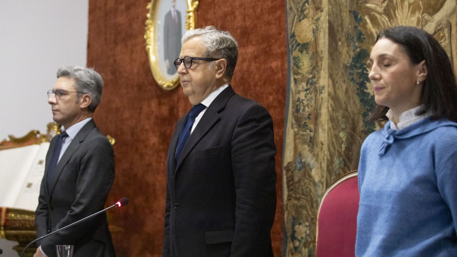 Un momento del minuto de silencio guardado por las víctimas de Adamuz.