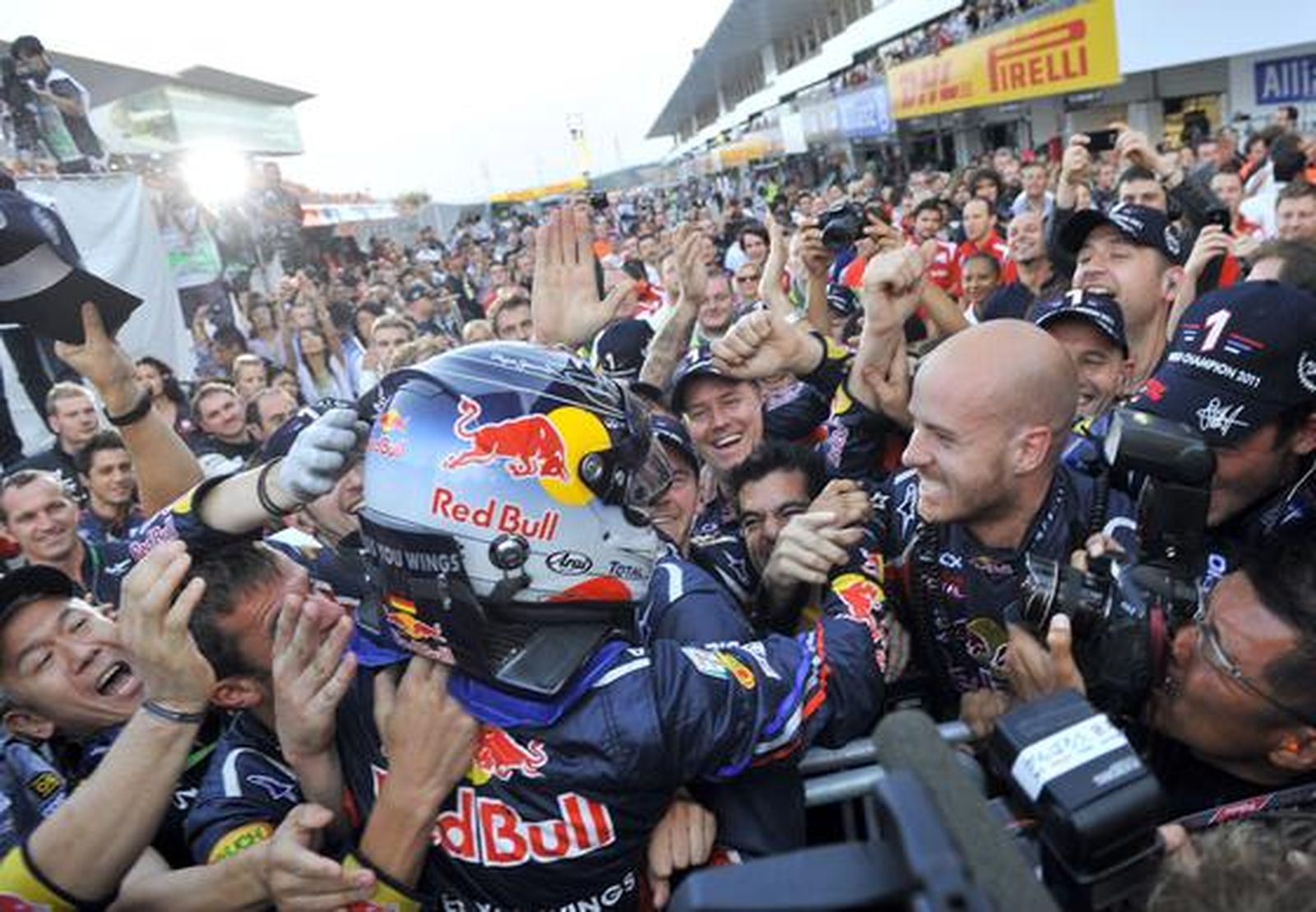 Sebastian Vettel gana en Suzuka su segundo mundial a cuatro carreras del final del campeonato. / AFP