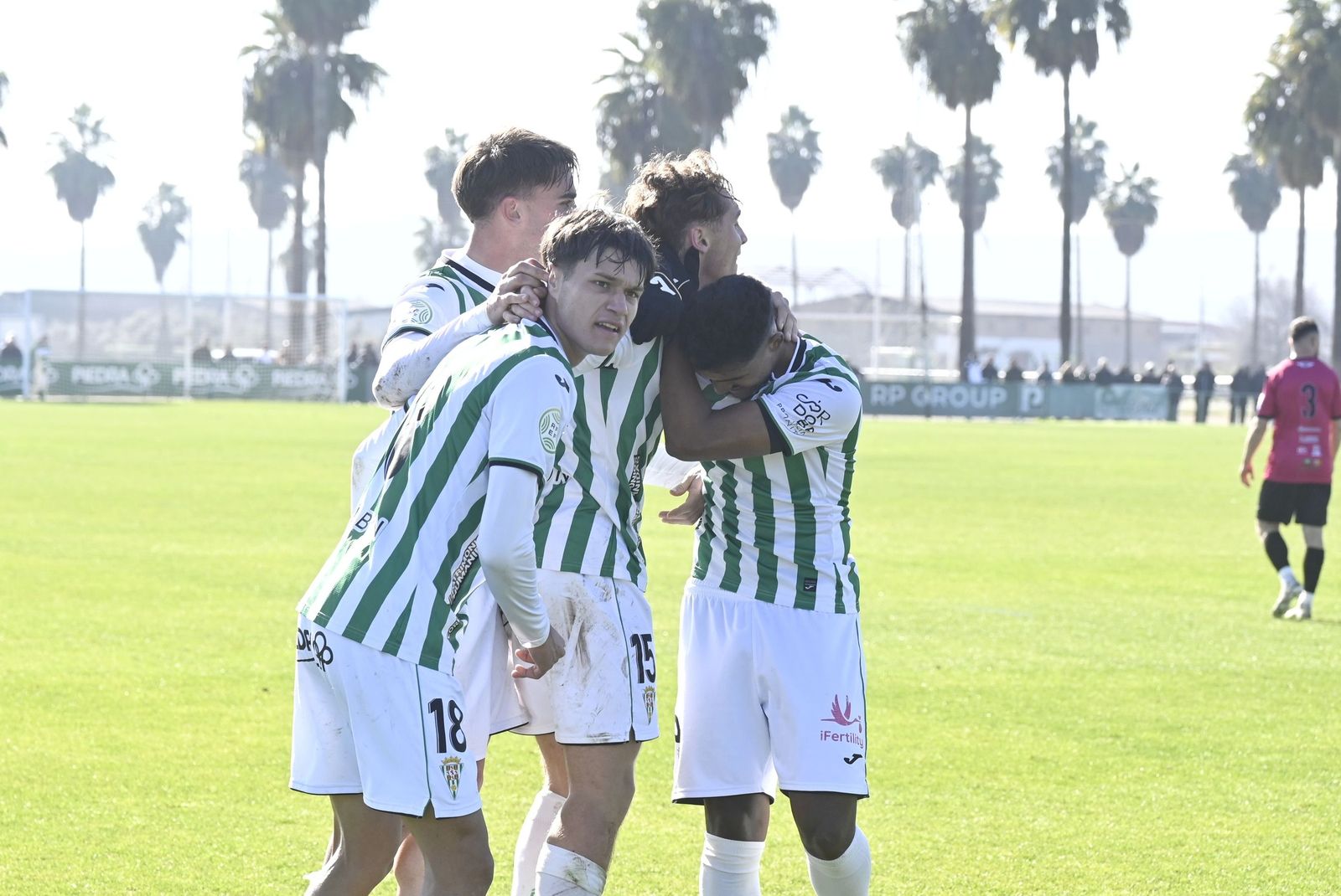Las mejores fotos de la victoria del Pozoblanco en el derbi cordobés ante el Córdoba B