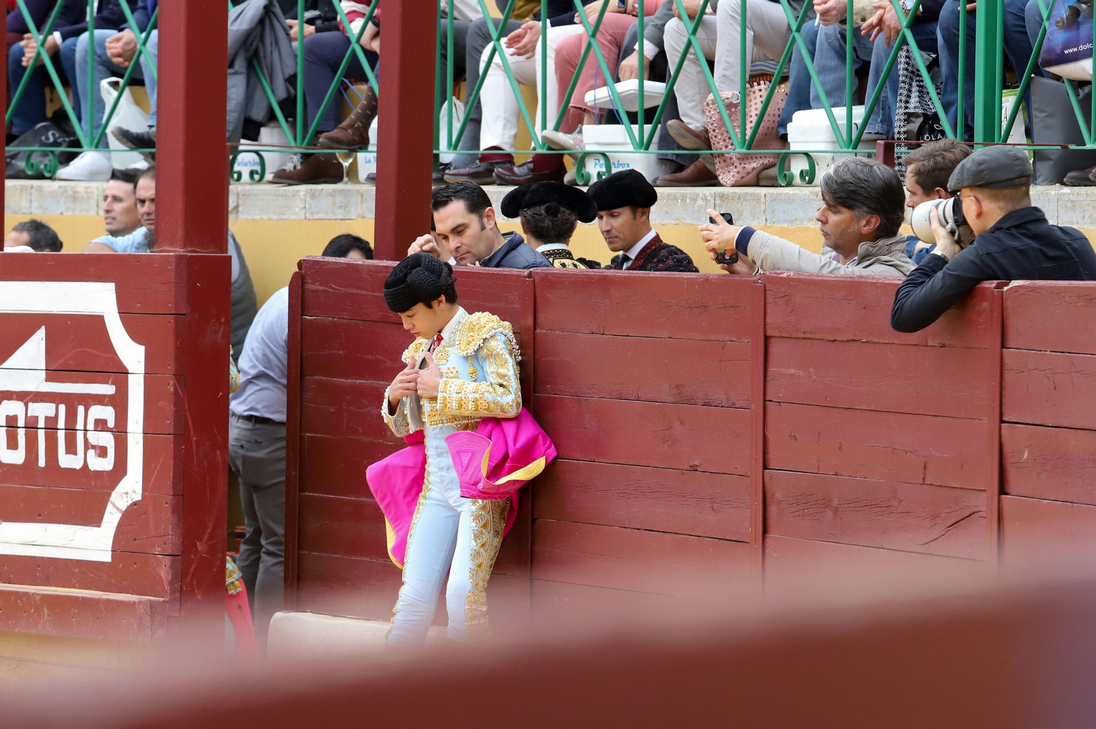 Imágenes de la novillada previa a la Semana Santa en la plaza de toros de La Línea