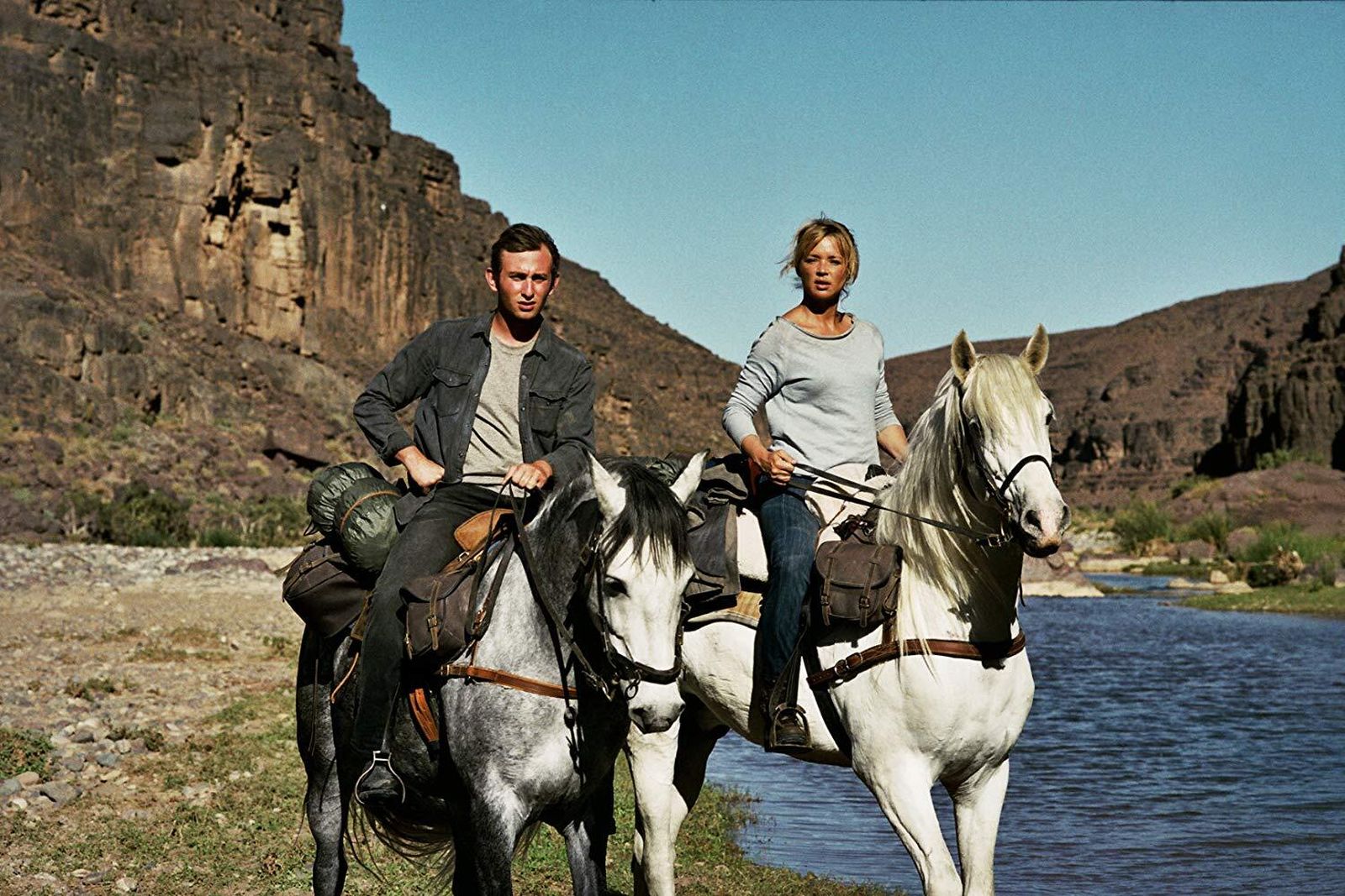 Kacey Mottet Klein y Virginie Efira en una imagen de 'Continuar', del belga Joachim Lafosse.