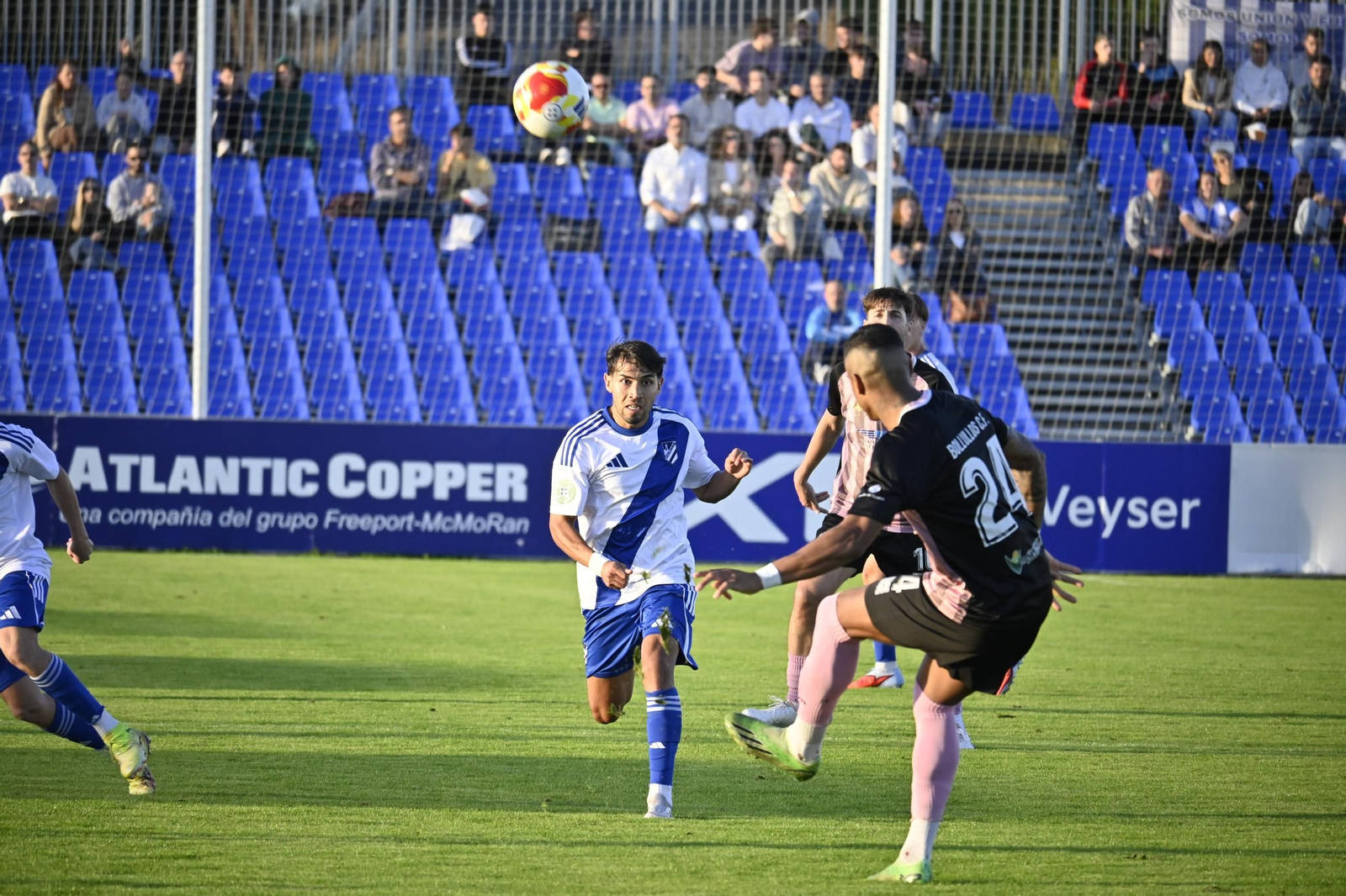 Las mejores imágenes del Atlético Onubense - Bollullos