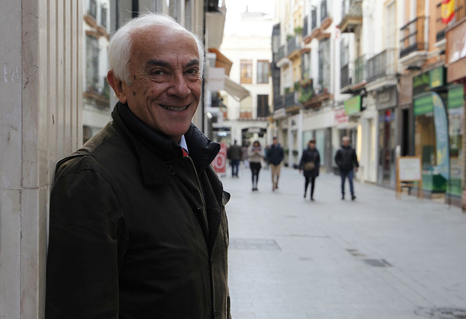 José Antonio López Alzás. en la calle Sierpes, arteria de los negocios y las amistades.