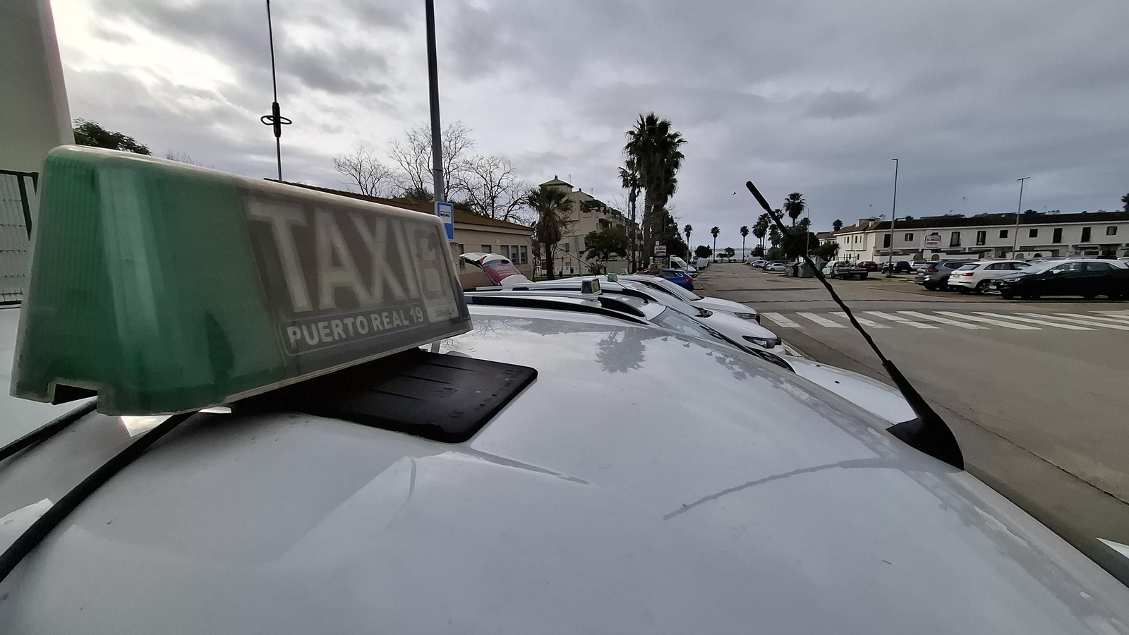 Uno de los taxis que prestan servicio en Puerto Real