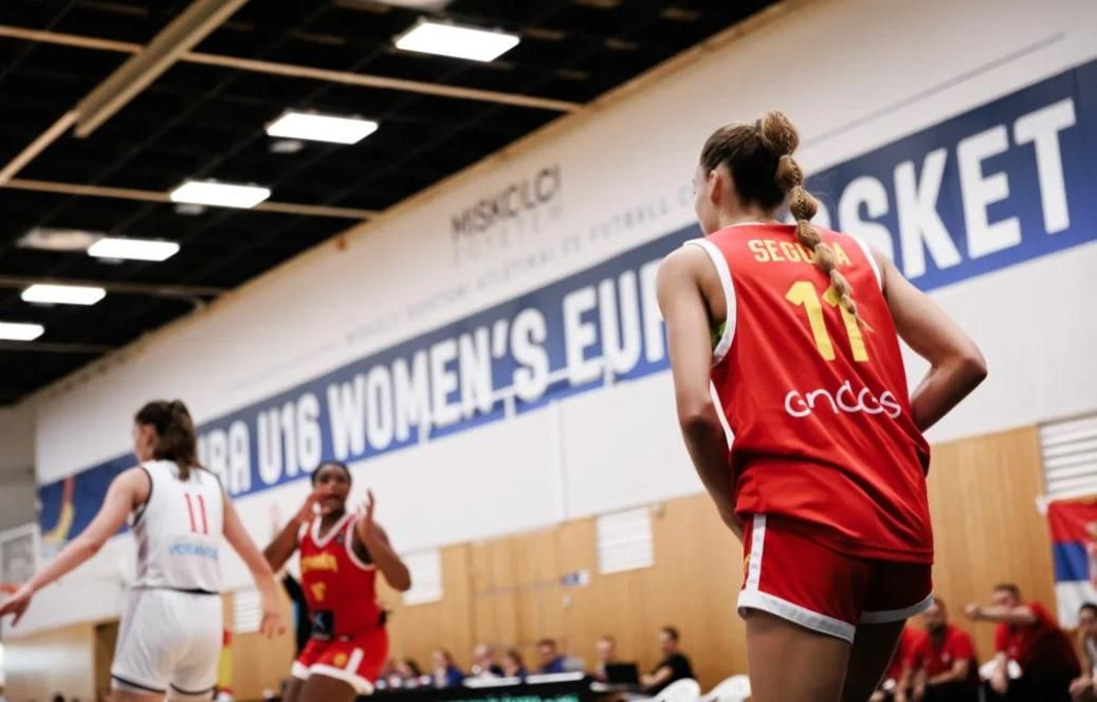 Chelsea Dike y Mar Segura avanzan con España en el Europeo sub 16