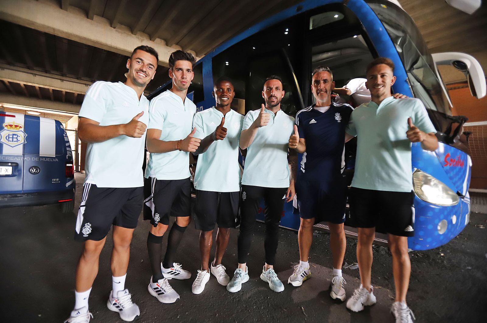 Imágenes de la salida del Recreativo de Huelva a Cáceres