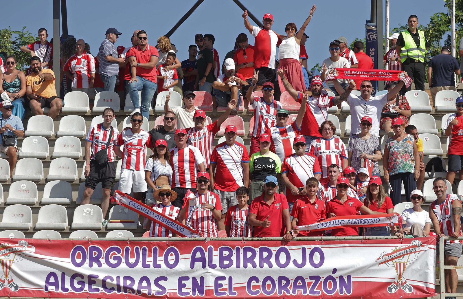Aficionados del Algeciras en el Nuevo Mirador.