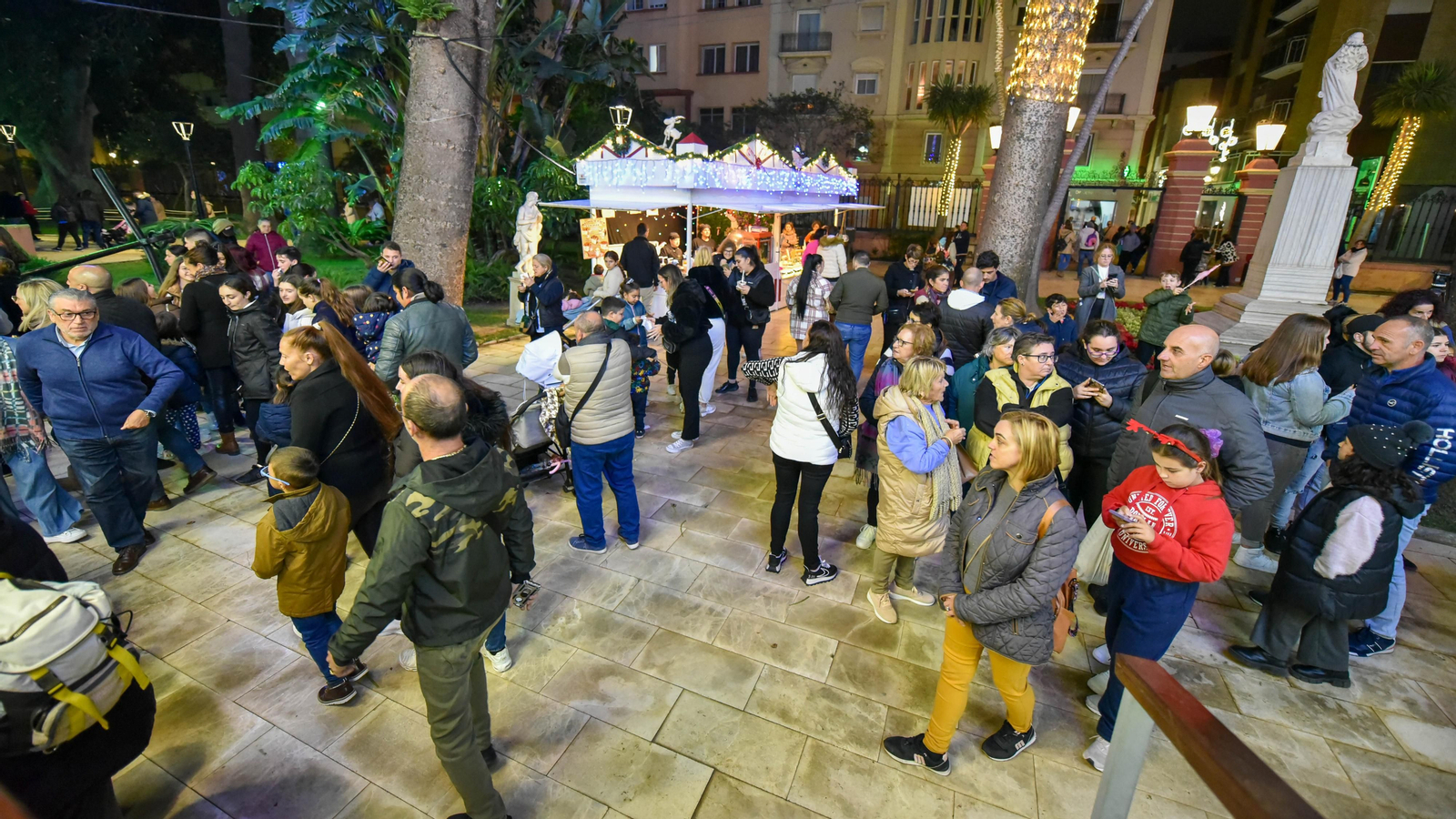 La inauguración del poblado navideño en los Jardines Saccone, en imágenes