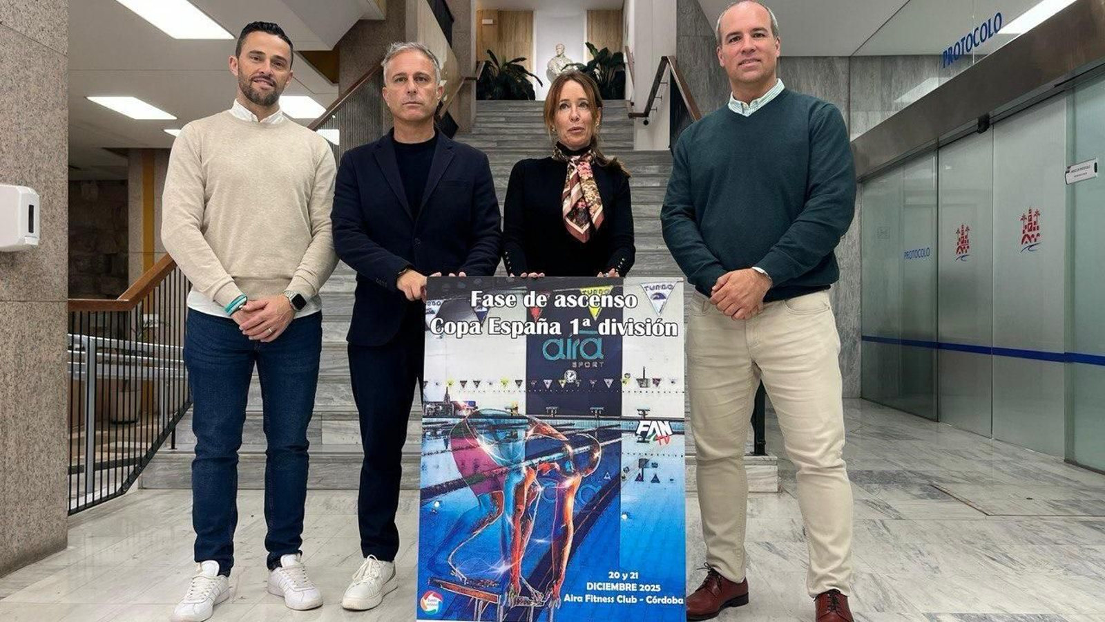 Los organizadores y autoridades, durante la presentación del evento.