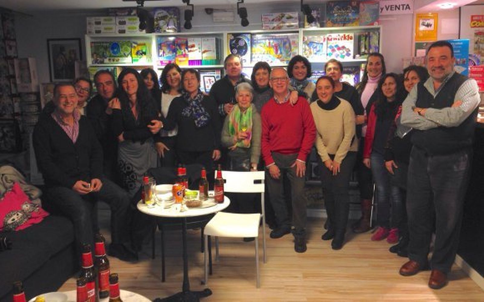 Pepe Jaime, Alicia López, Kisko Parra, Pili Carnicer, Mari Guerrero, Carmen Cabaña, Luisa Gastón, Charo Sainz, Miguel Ángel Castellano, Mamen Lago, Marisa Huerto, Carmen Liboreiro,Cristina Naranjo, Carmen y Charo Galindo y Pedro Rivera.  Foto: Ignacio Casas de Ciria