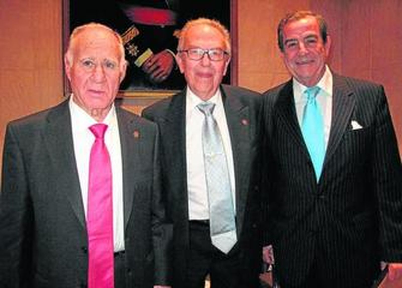 El Colegio designa a tres nuevos médicos ilustres