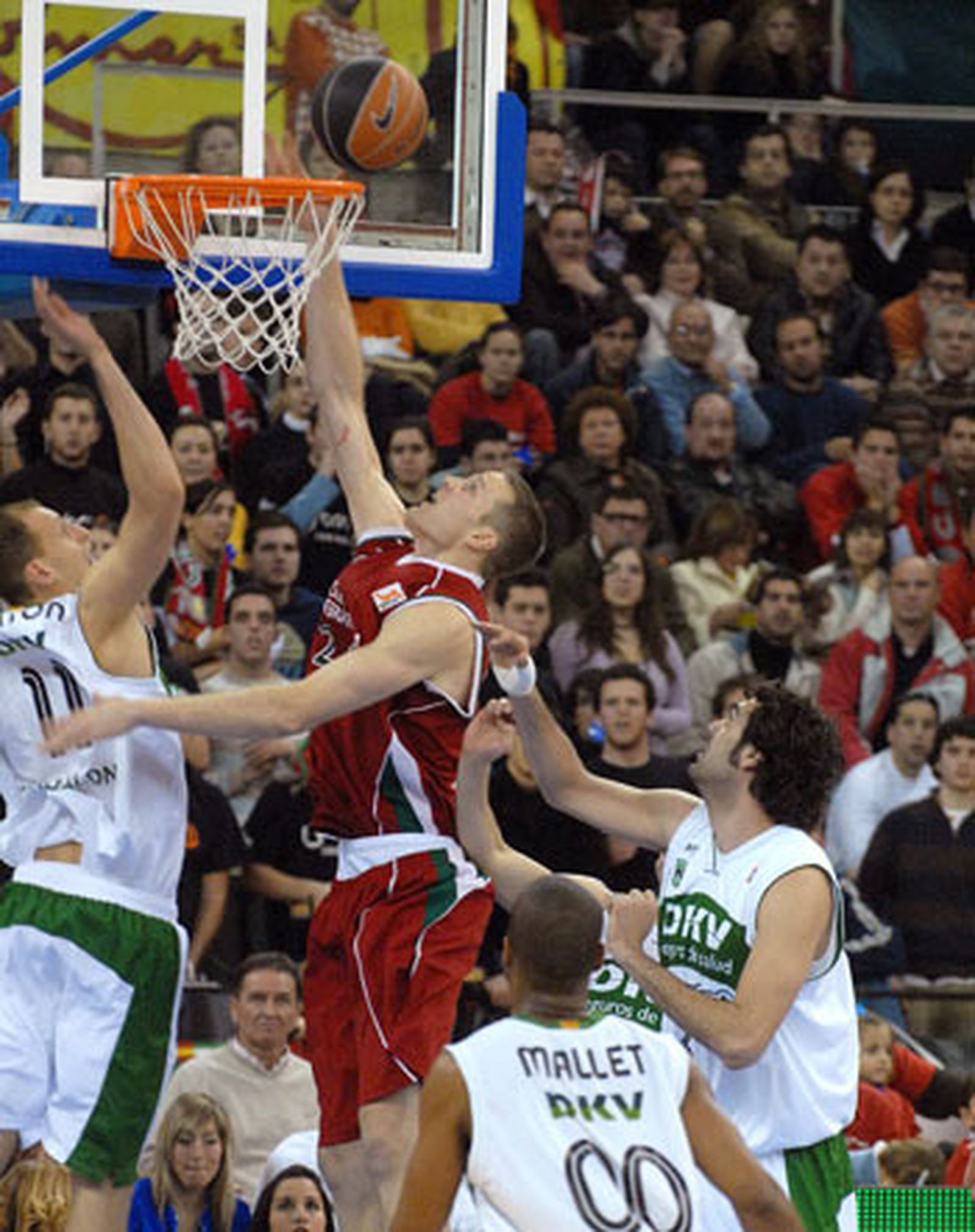 Rebote de Borchardt en el Granada-Joventut de 2008