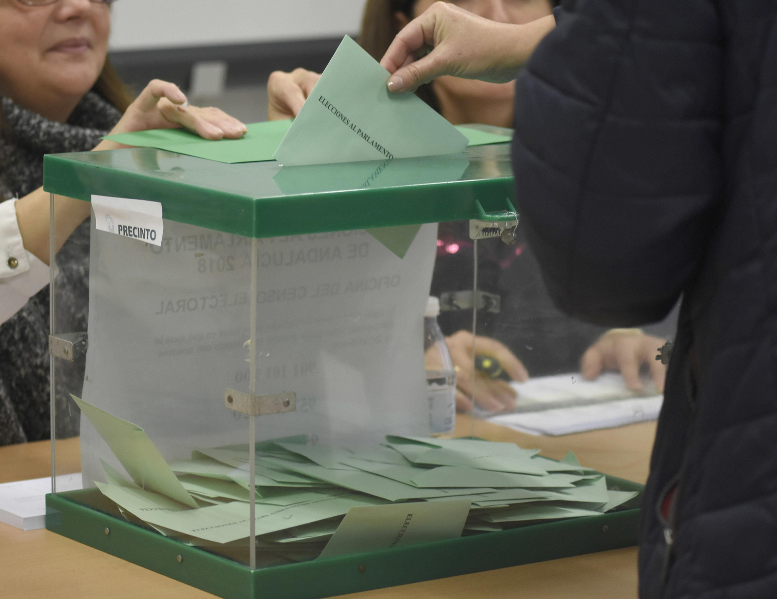 Las imágenes de la jornada electoral en Córdoba