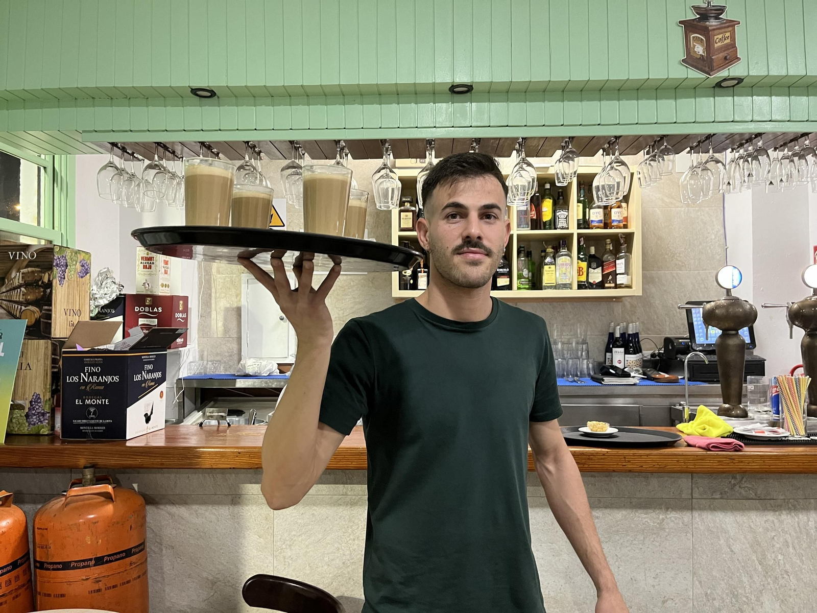 Rafael Cepeda, camarero popular en redes