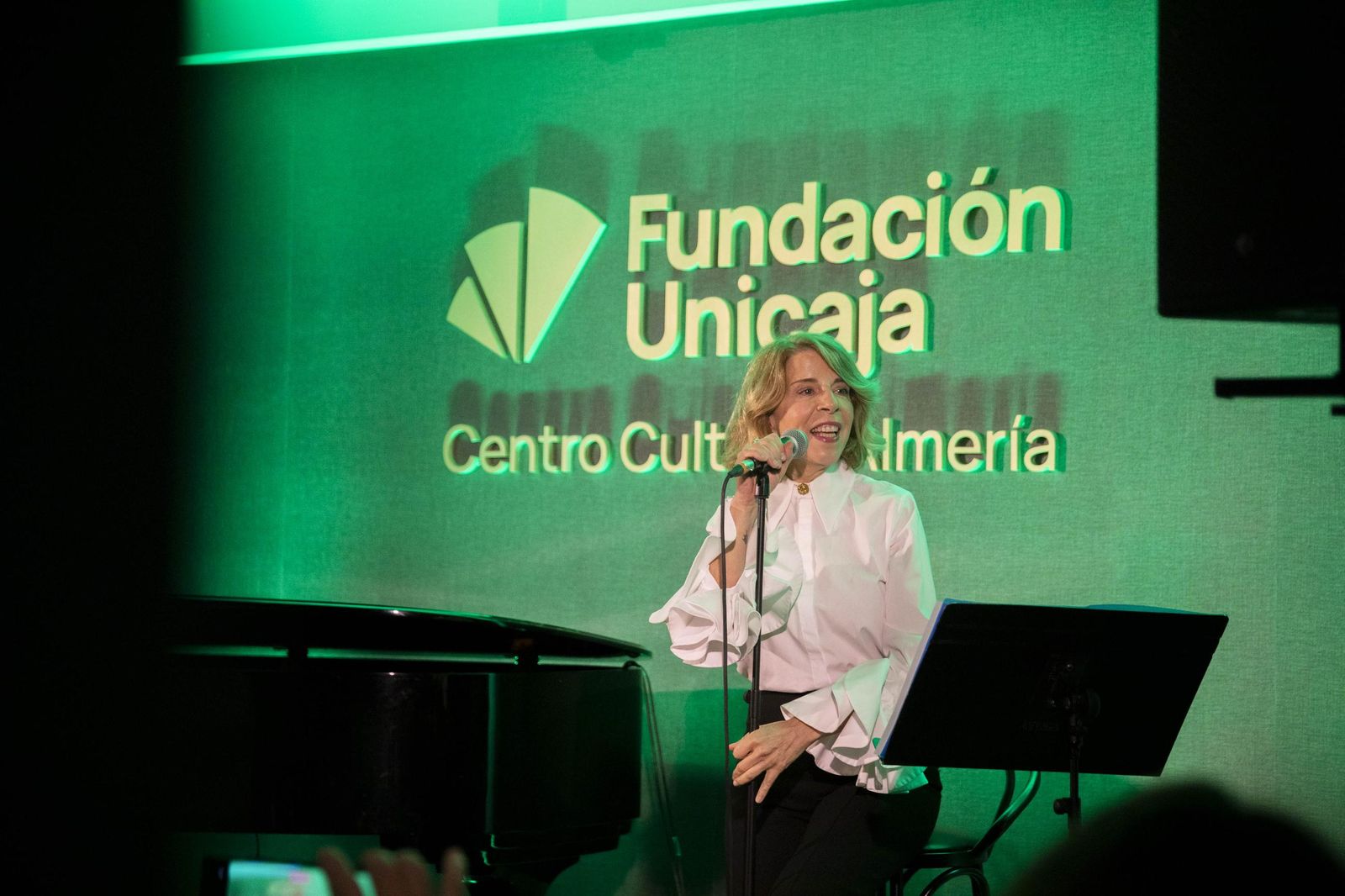 Sole Giménez charla y recital en Fundación Unicaja de Almería