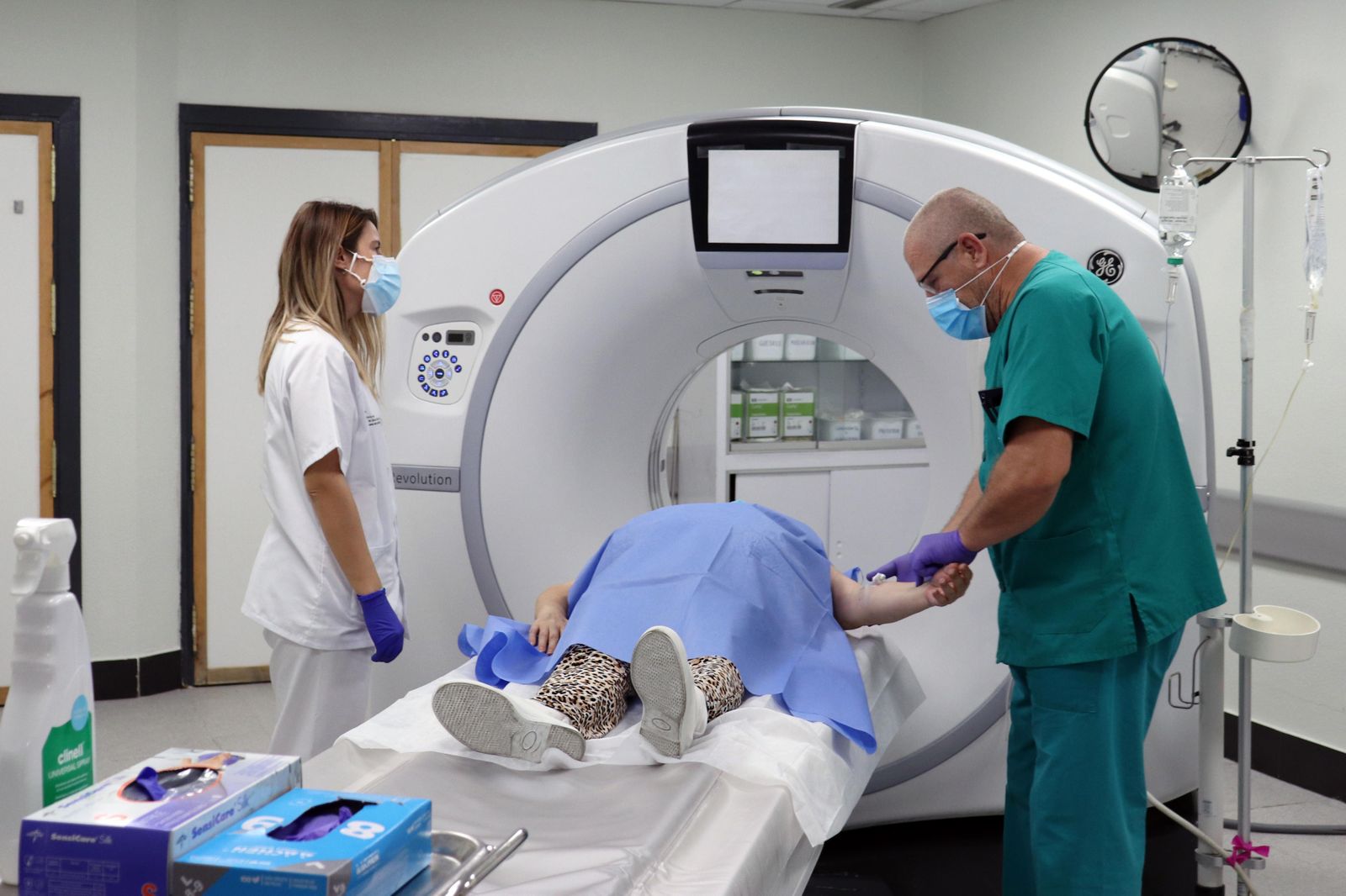 Imagen de archivo de uno de los TAC de radiodiagnóstico del hospital Juan Ramón Jiménez.