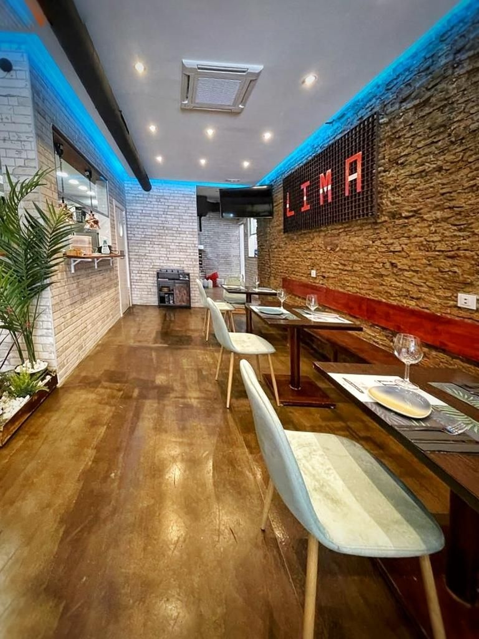 Lima Street Food triplica las dimensiones de su cocina.