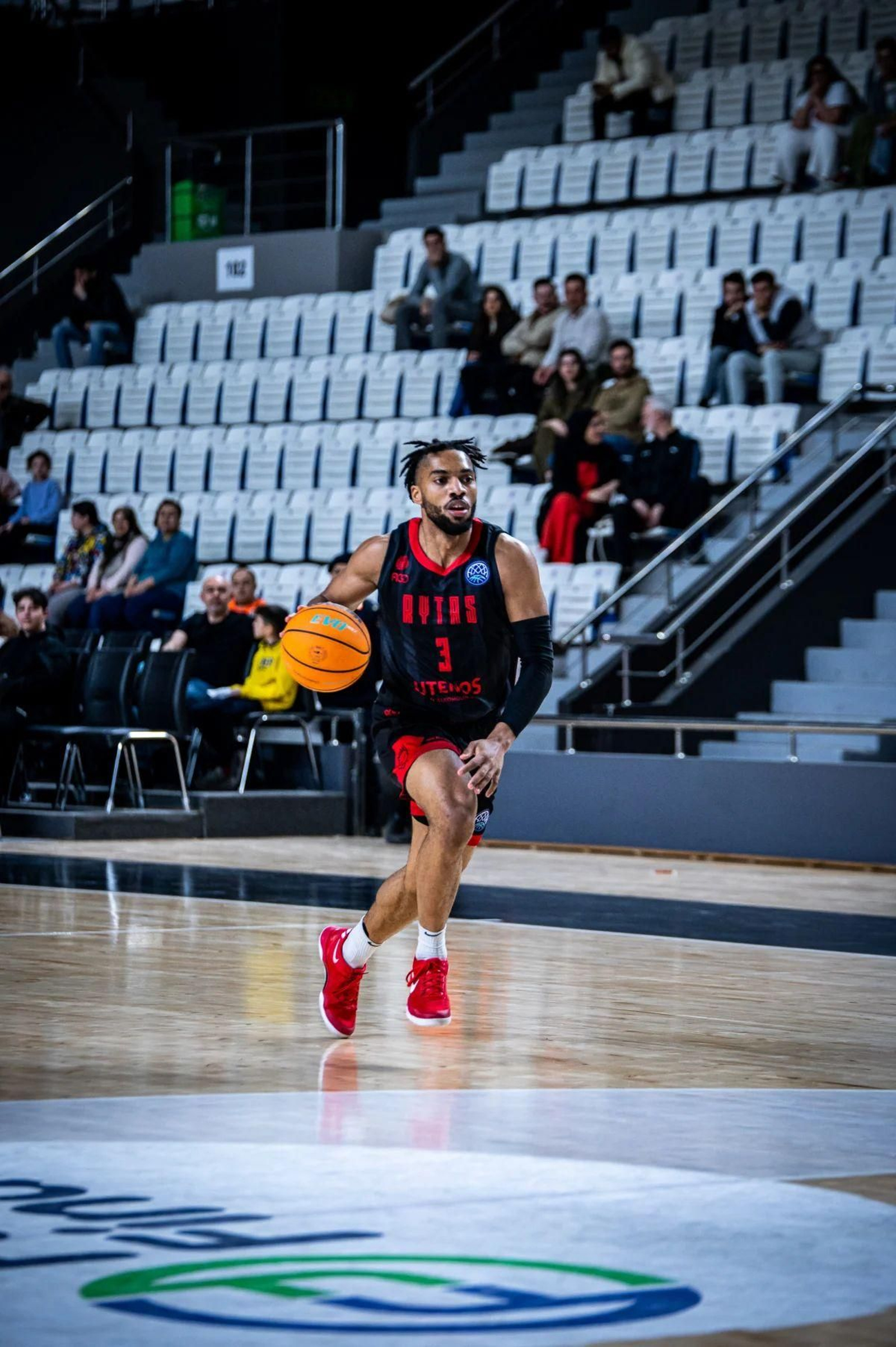 BCL: El Manisa tritura al Rytas y agita el grupo del Unicaja