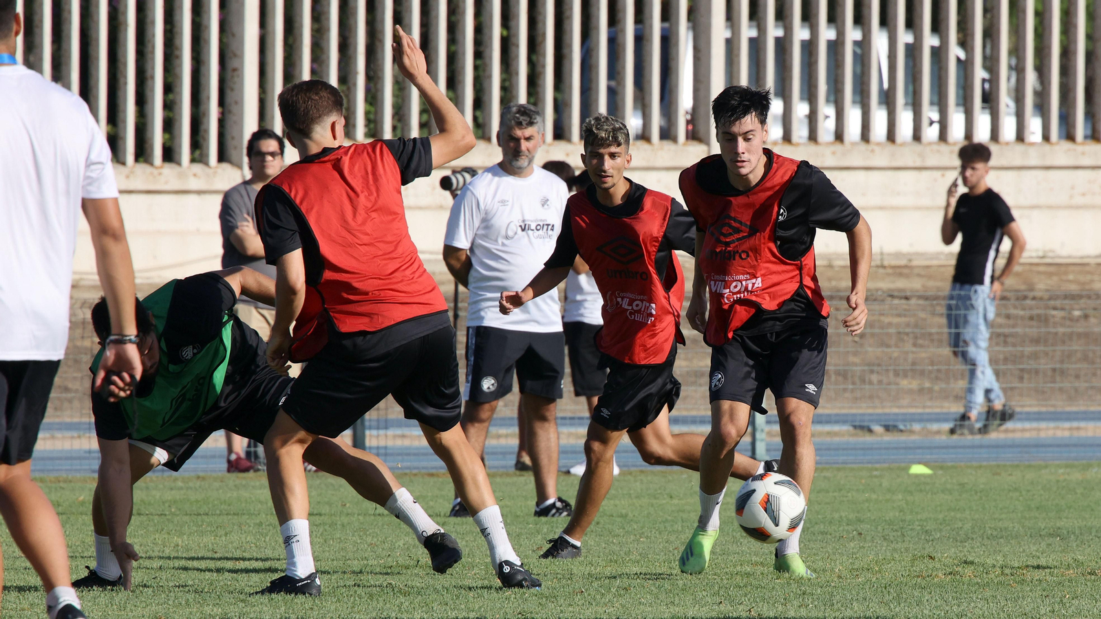 Imágenes del primer entrenamiento de pretemporada del Xerez DFC