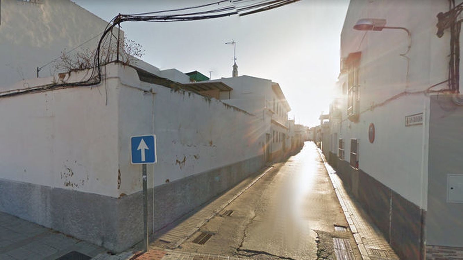 Alcantarillado del Callejón de los Granados de Almonte, donde se encontró el cuchillo.