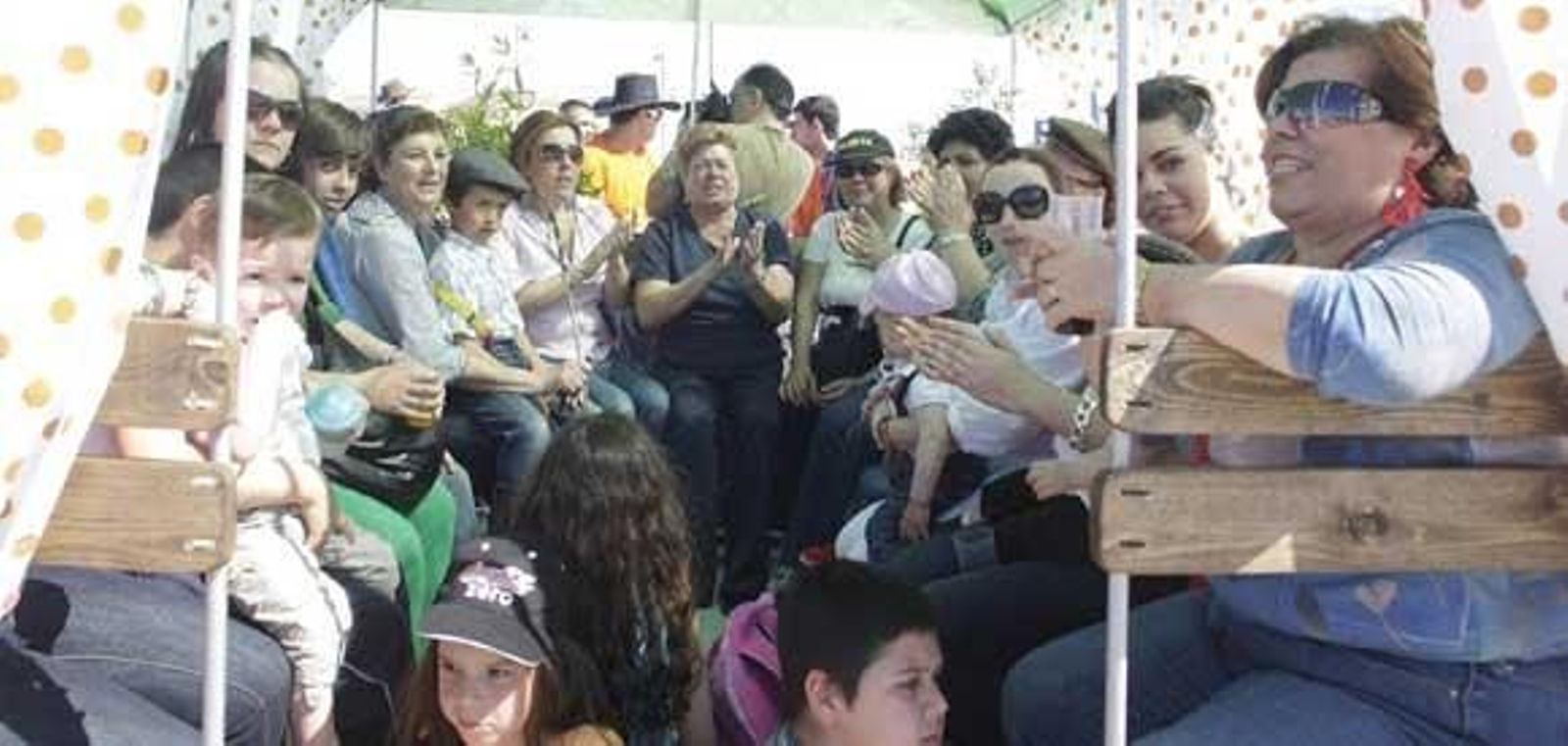 Los sanroqueños llenan el Pinar del Rey para estar con su patrón. La afluencia de pública desborda todas las previsiones de la organización

Foto: Erasmo Fenoy