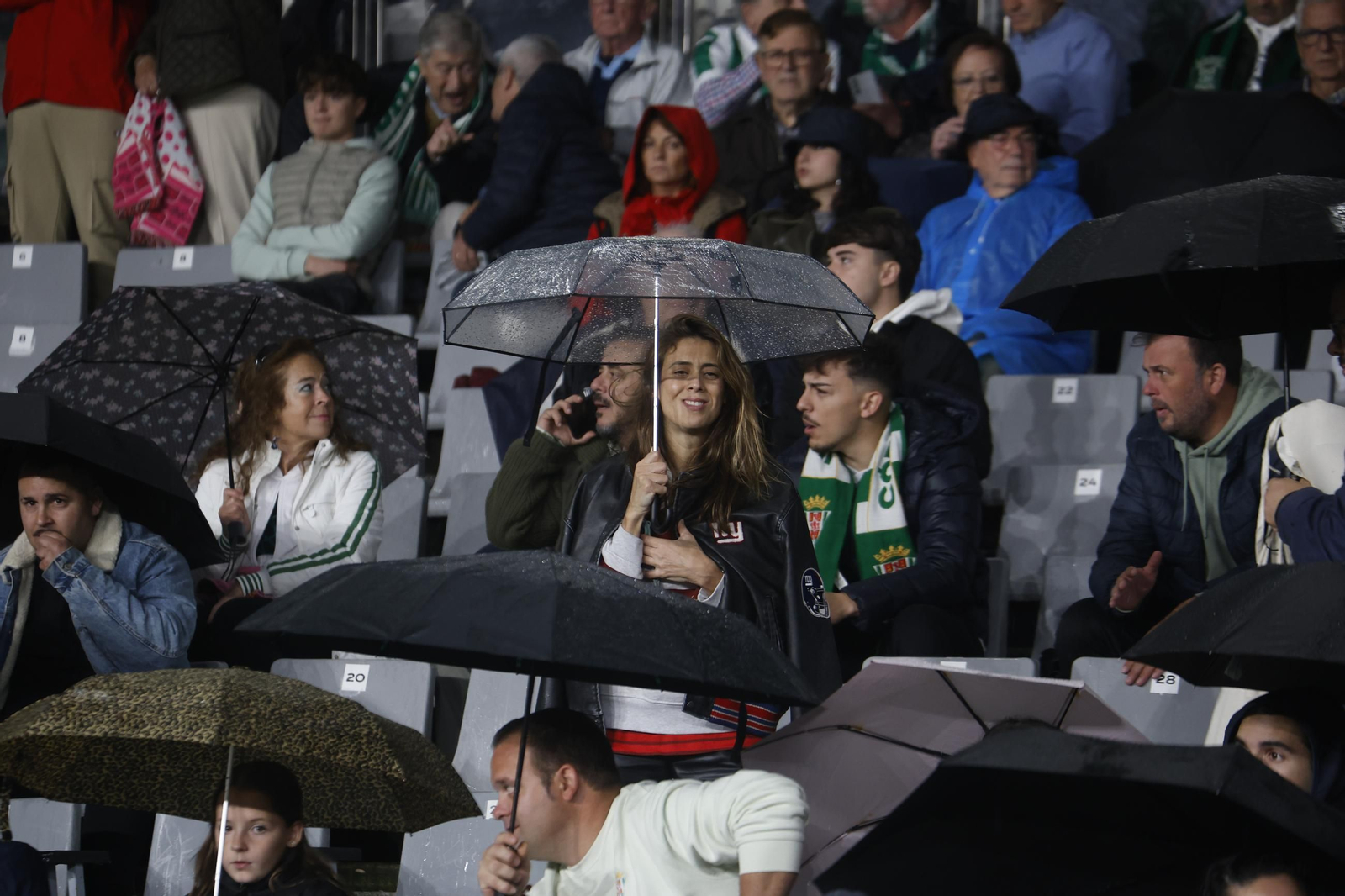 Las mejores fotos del ambiente en El Arcángel para el Córdoba CF - Deportivo