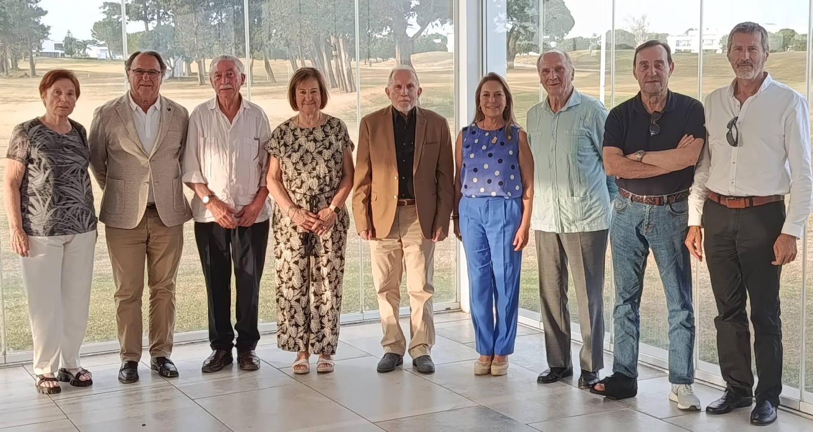 La Junta Directiva de la Sociedad Puertorrealeña de Amigos del País junto al conferenciante Antonio Nadal y a la Diputada Macarena Lorente. La Junta Directiva de la Sociedad Puertorrealeña de Amigos del País junto al conferenciante Antonio Nadal y a la Diputada Macarena Lorente.