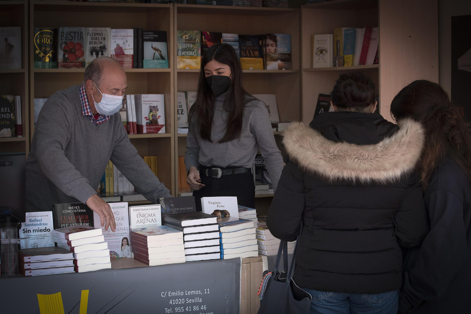 La Feria del Libro de Tomares, en imágenes