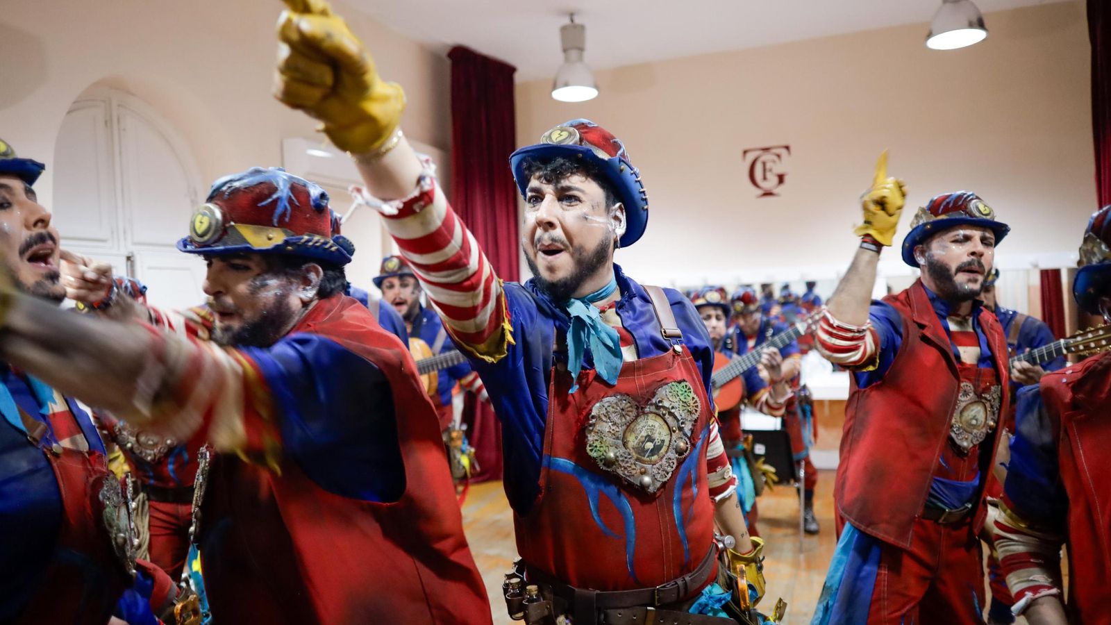 Búscate entre las mejores imágenes de la primera sesión de semifinales del COAC 2025