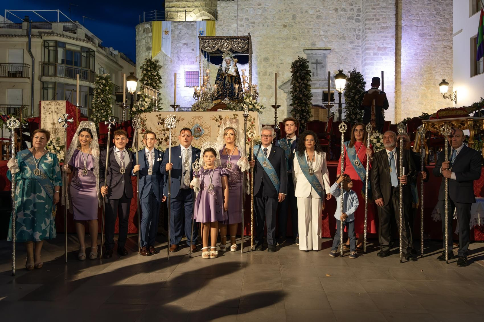 Santa Ana, patrona de Torredelcampo, recibe el bastón de mando como Alcaldesa Perpetua.