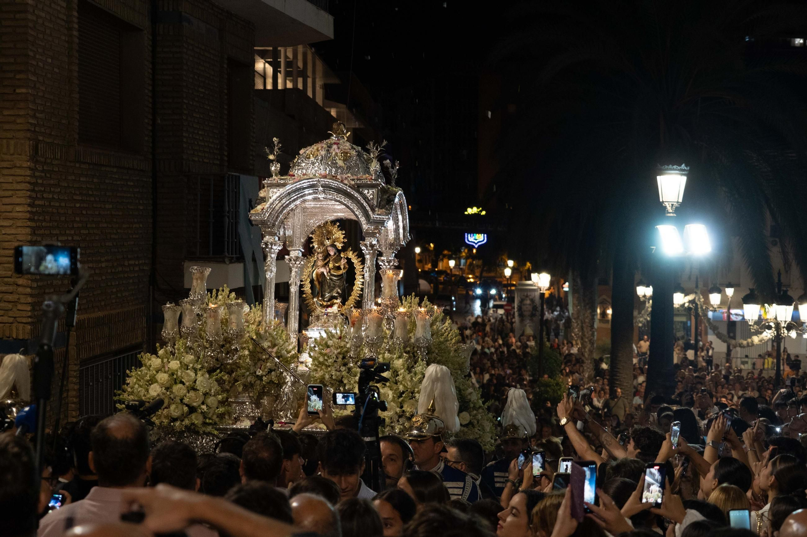Imágenes del traslado de Nuestra Señora de la Cinta a la Parroquia Mayor de San Pedro