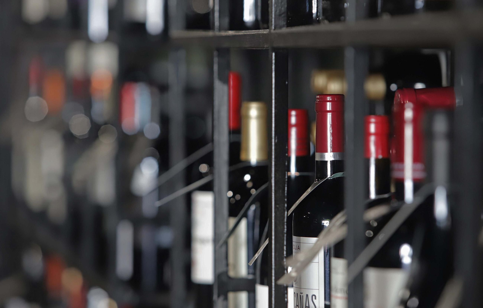 Fotos de la nueva enotienda de 'El Decantador' en Algeciras