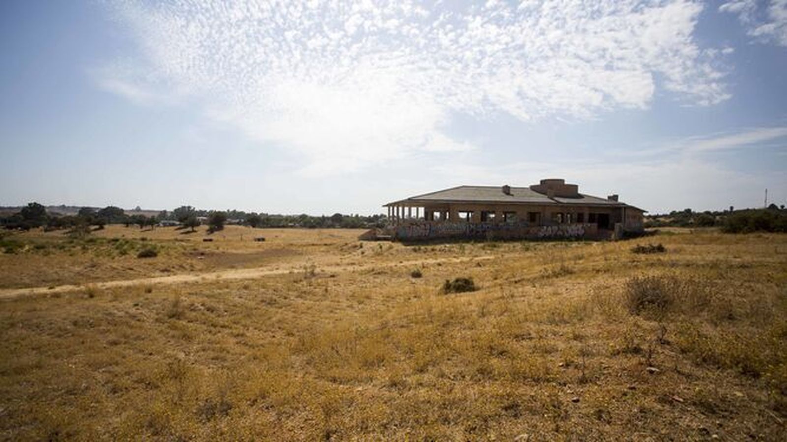 Los terrenos que Dos Hermanas cedió al Betis por 39 años prorrogables para construir su ciudad deportiva, en una imagen de archivo.