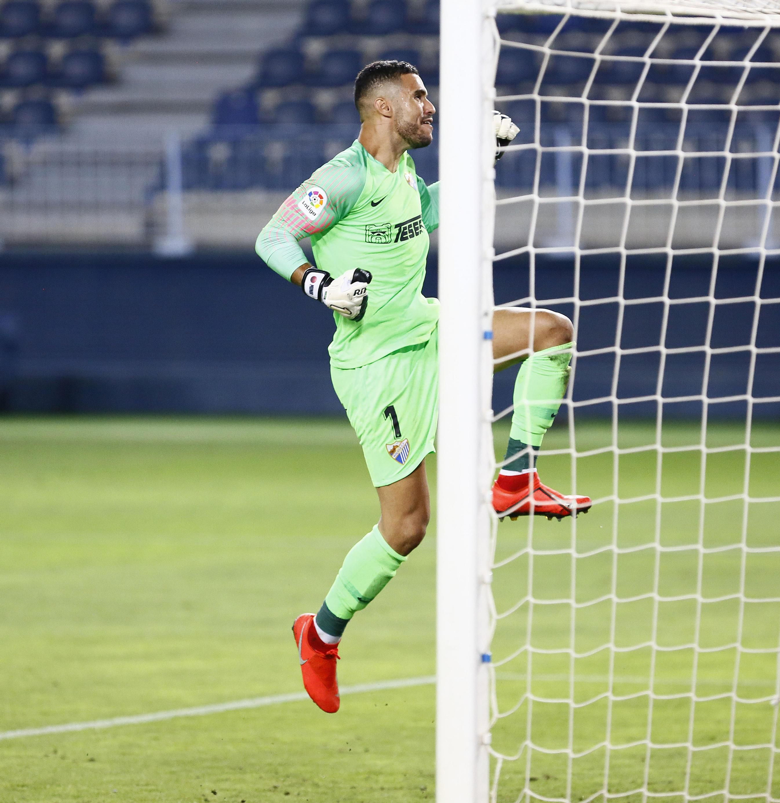 Las fotos de la liberación del Málaga CF tras ganar al Alcorcón