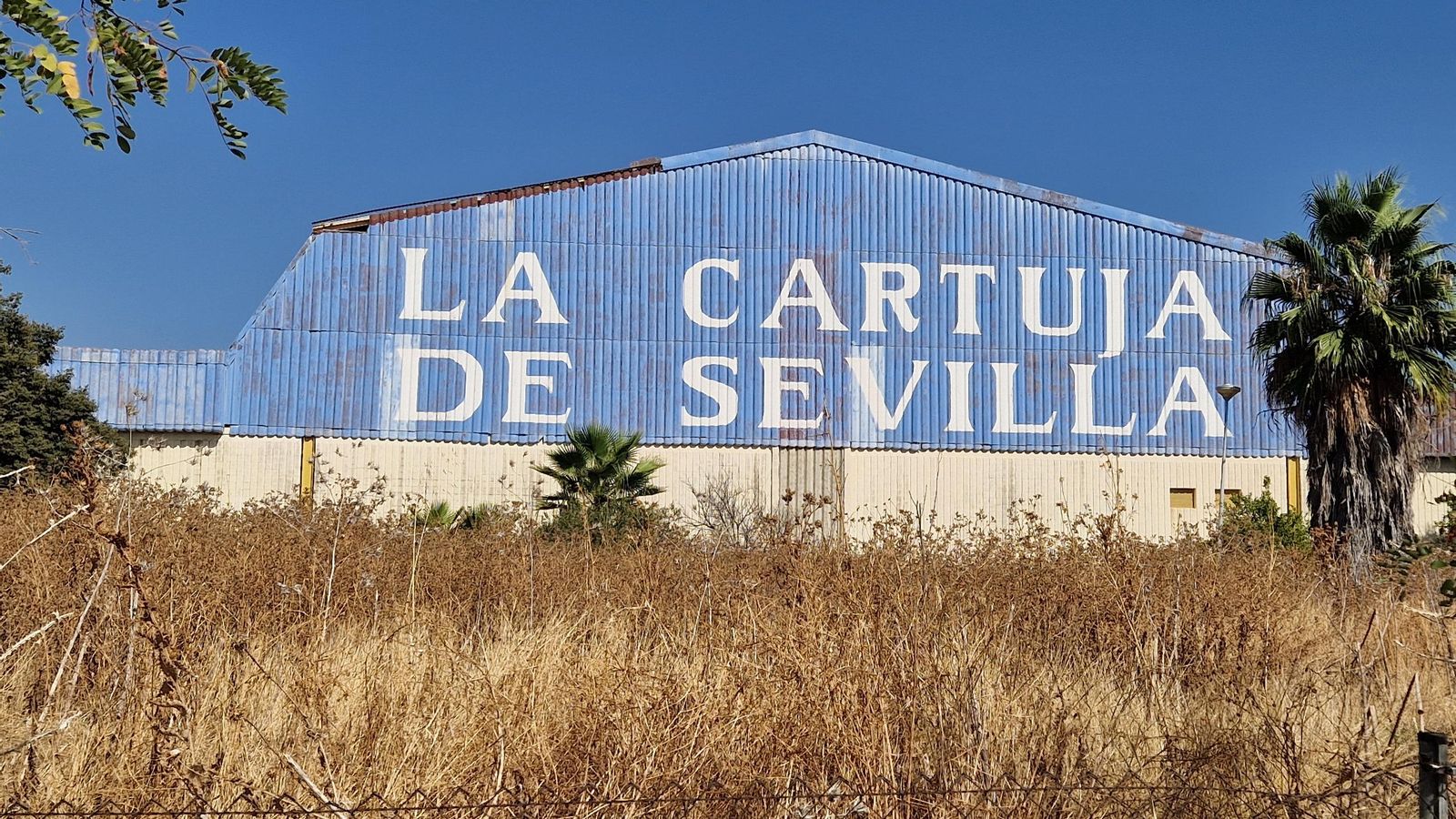 Fábrica de La Cartuja Pickman, cerrada desde finales de agosto