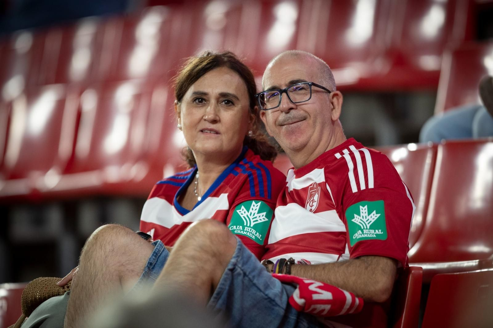 Encuéntrate en la grada de Los Cármenes en el Granada-Real Sociedad 'B'