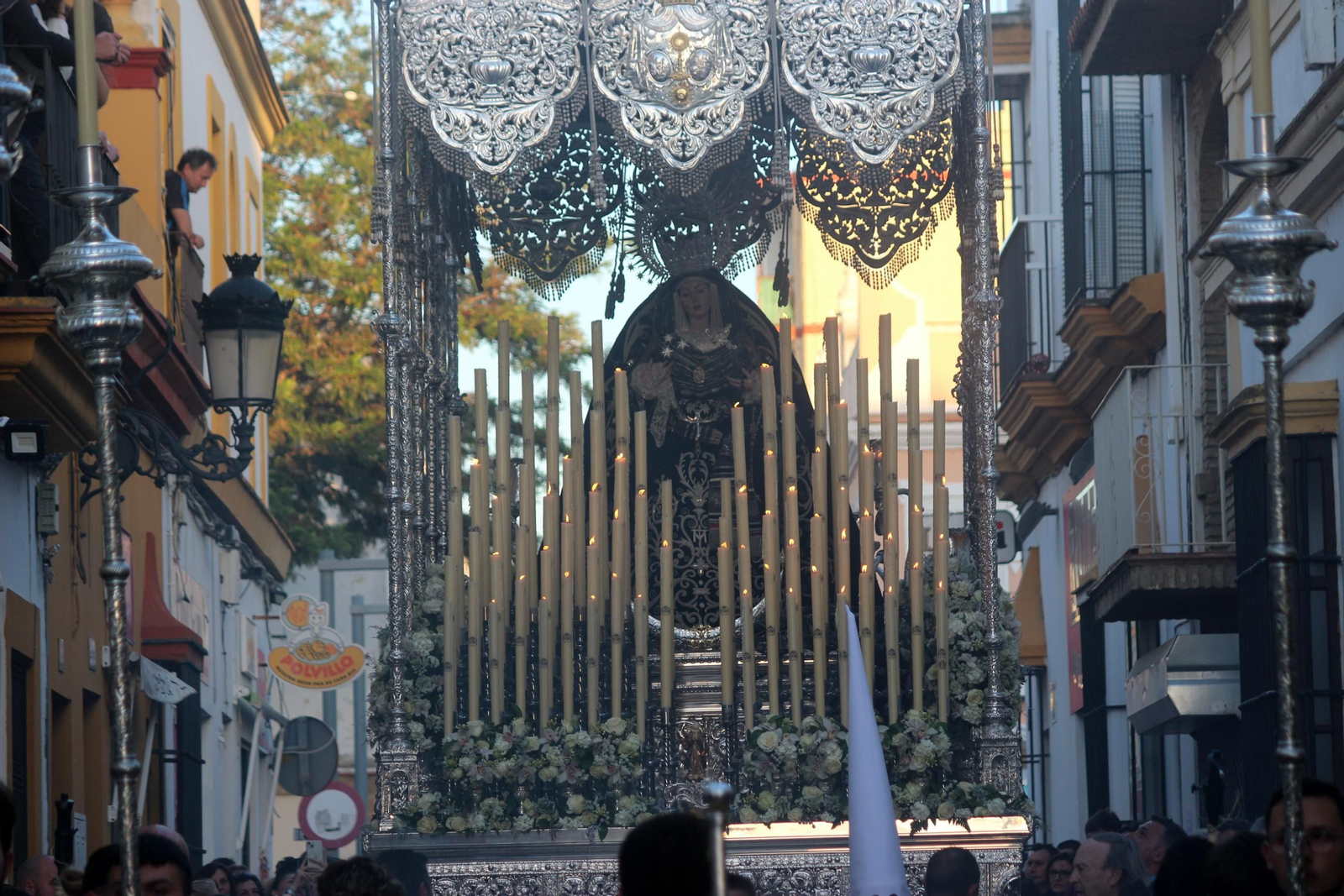 Las imágenes del Viernes Santo en Puerto Real 2023: Soledad