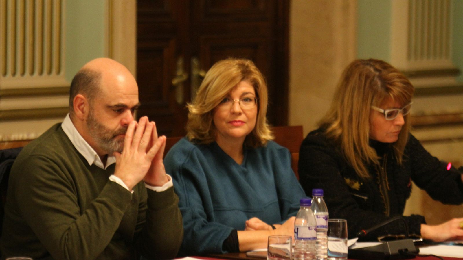 La viceportavoz del grupo popular durante uno de los plenos municipales.