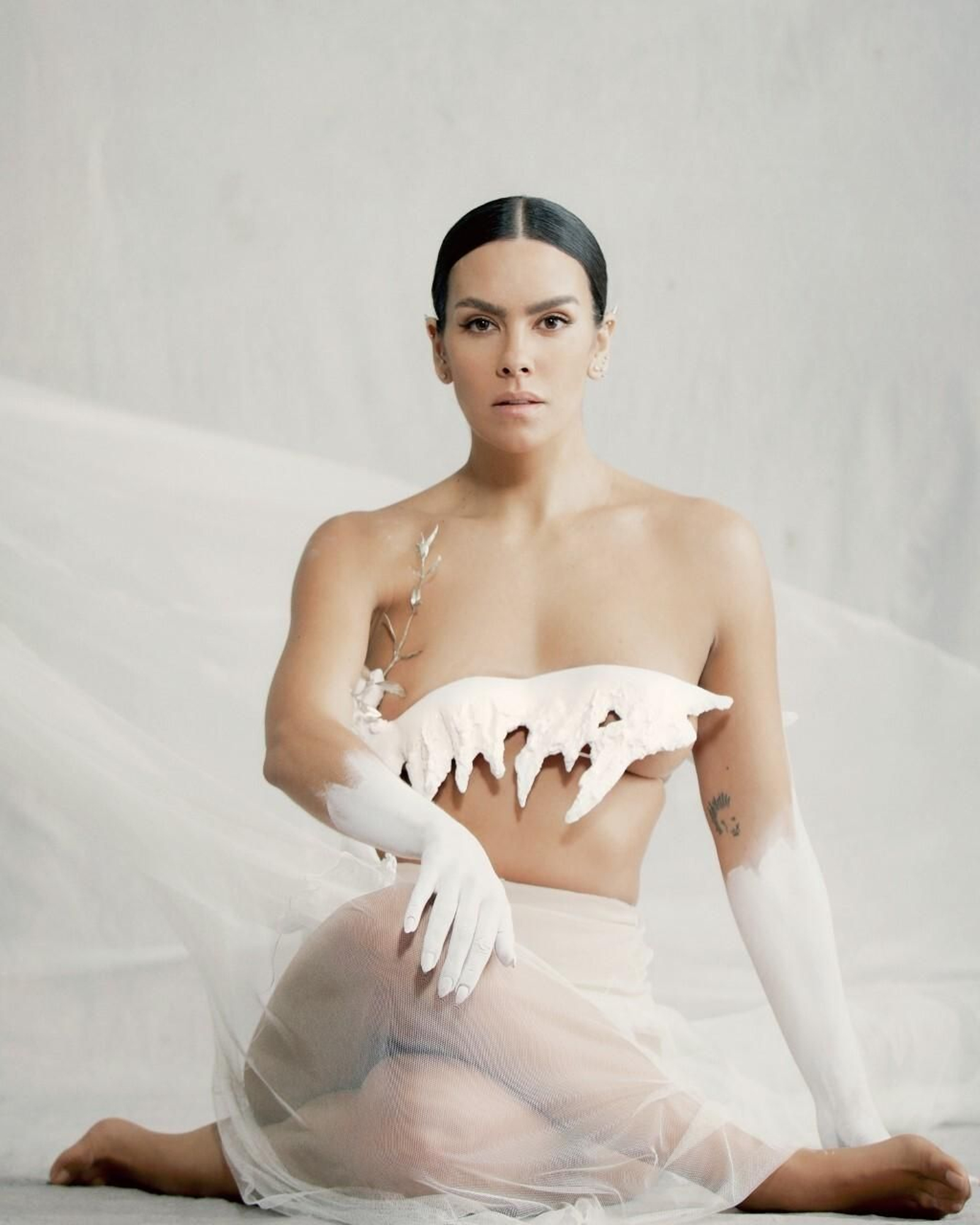 Cristina Pedroche con su falda transparente y su paloma de la paz en el pecho