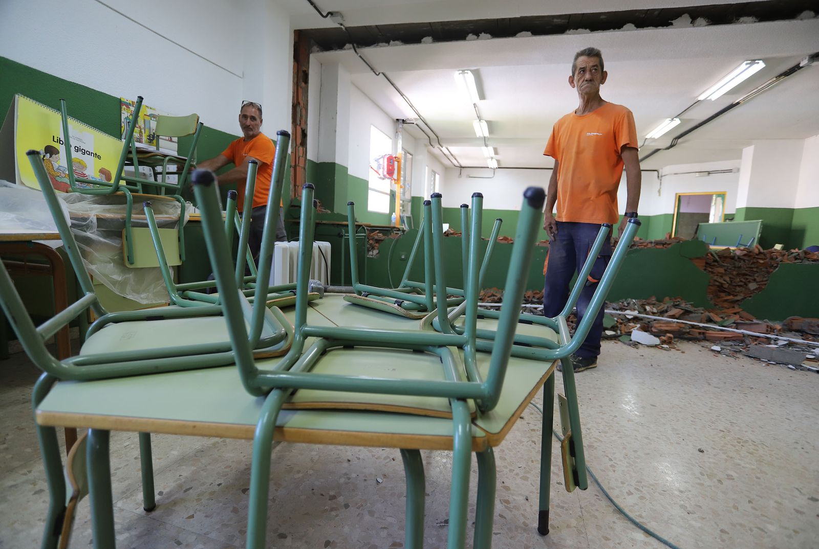 Obras de remodelación en el CEIP Tartessos antes del inicio del curso.