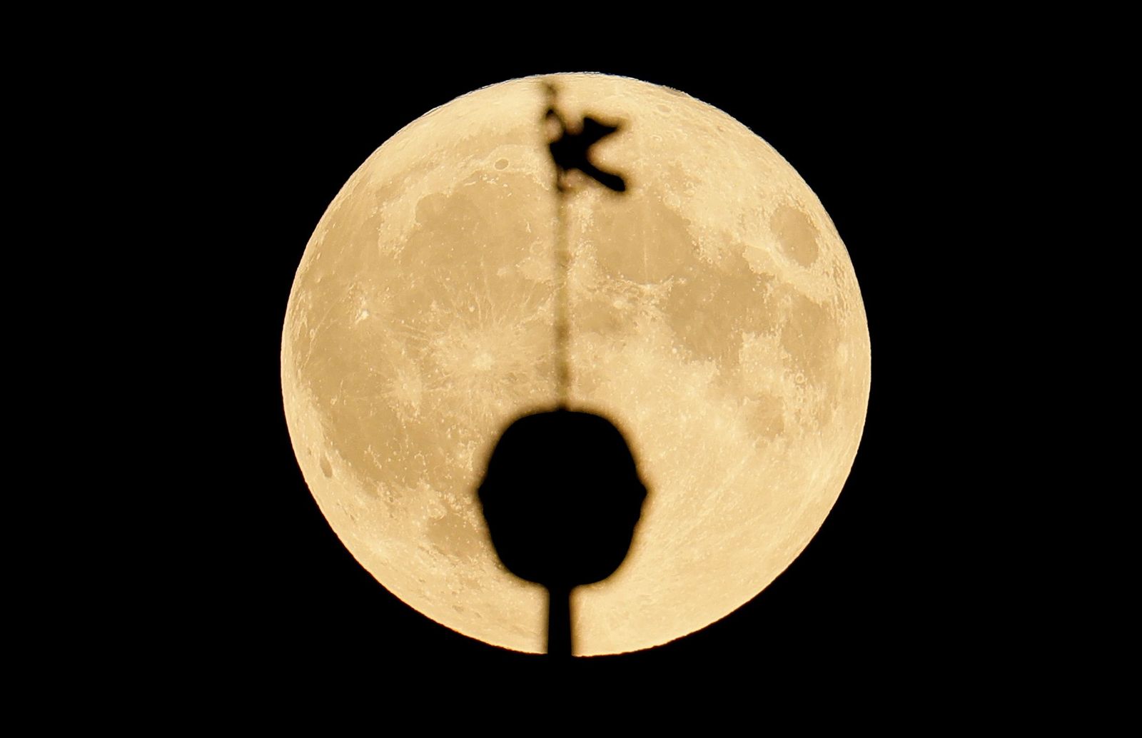 La Superluna azul captada en diferentes partes del planeta: un disfrute visual de la Luna del Esturión