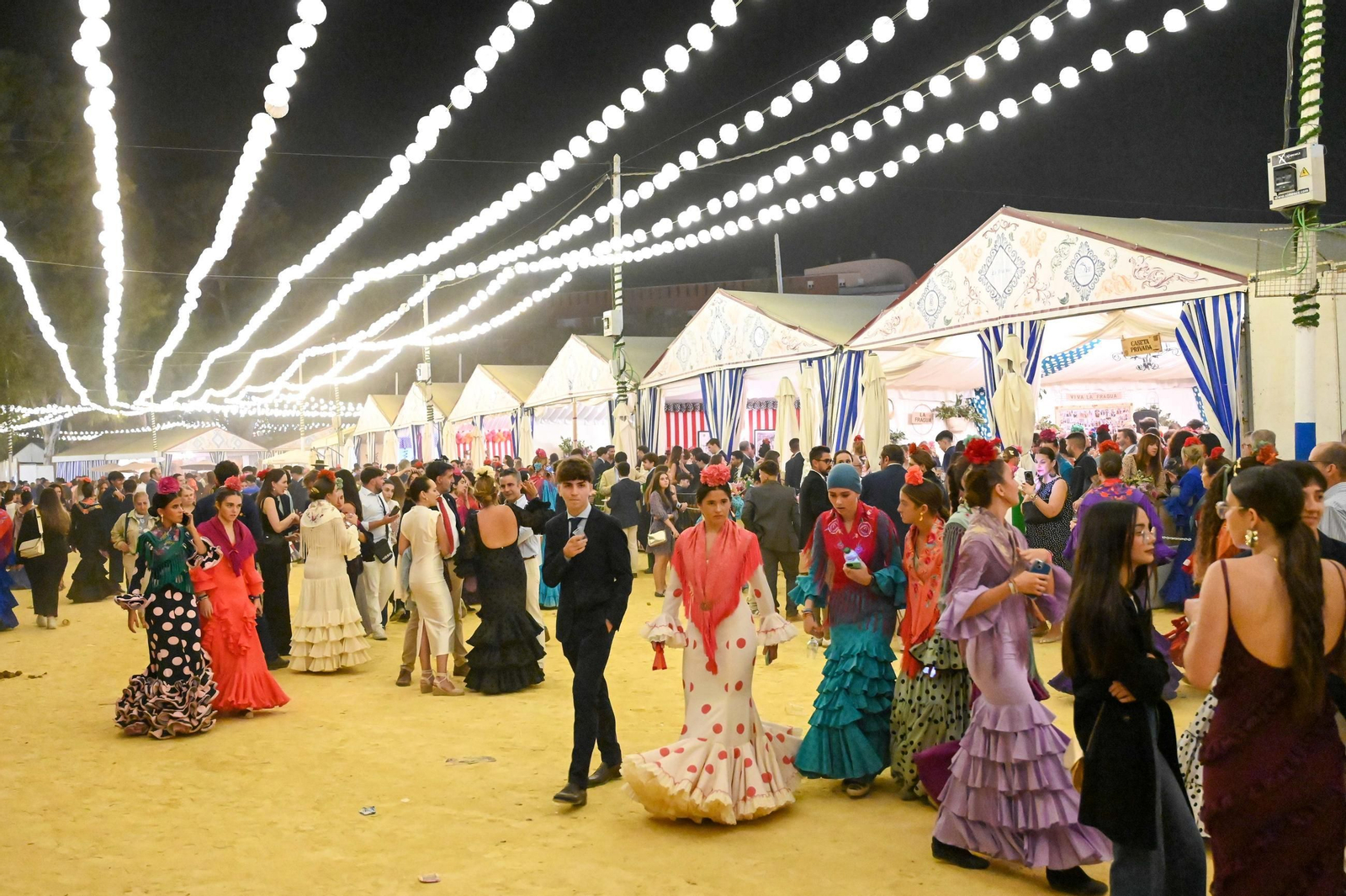 Imágenes del ambiente del ambiente de la noche del sábado en la Feria de Otoño y del Caballo 2025 de Huelva