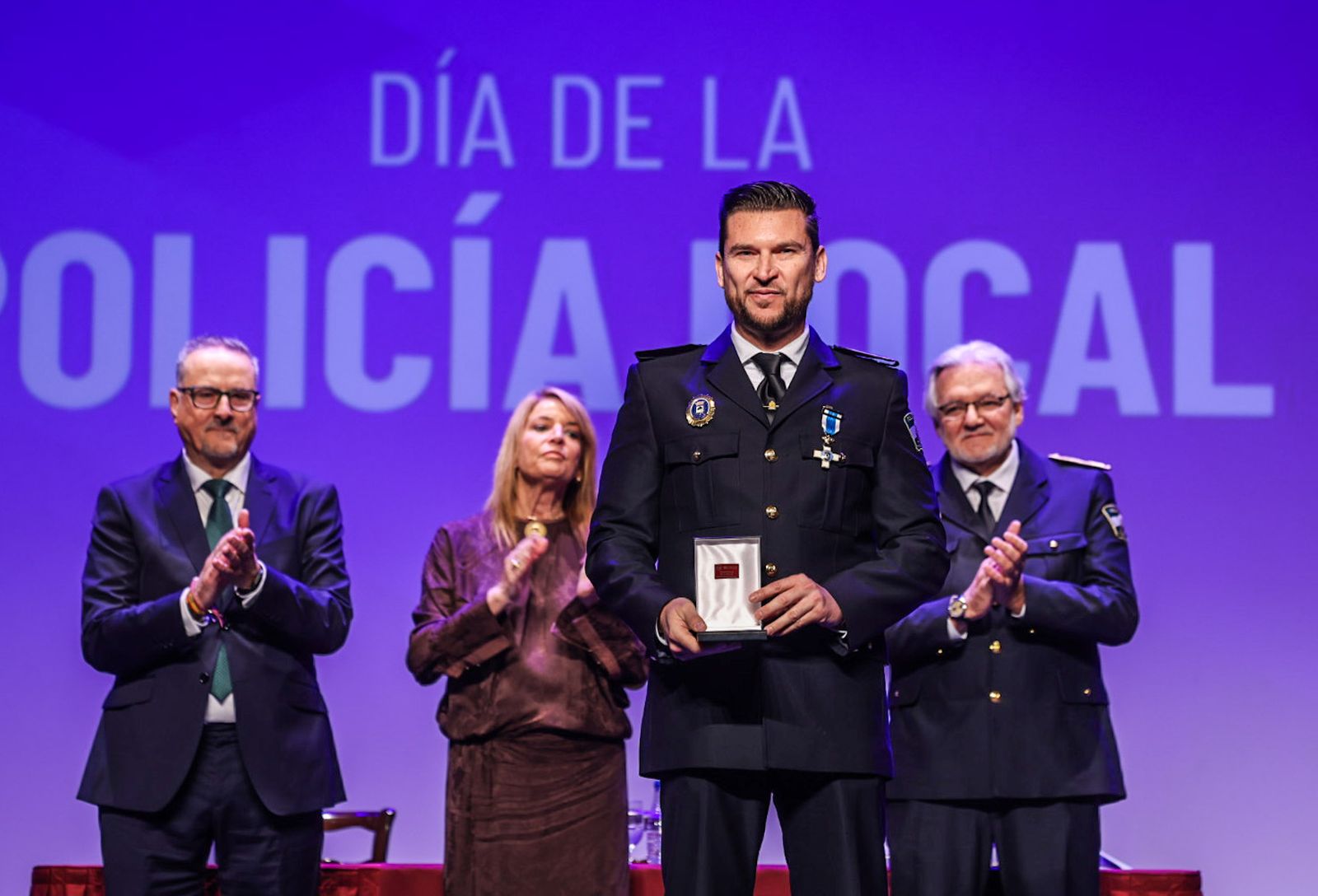 Fotografías de la entrega de honores y distinciones del Día de la Policía Local