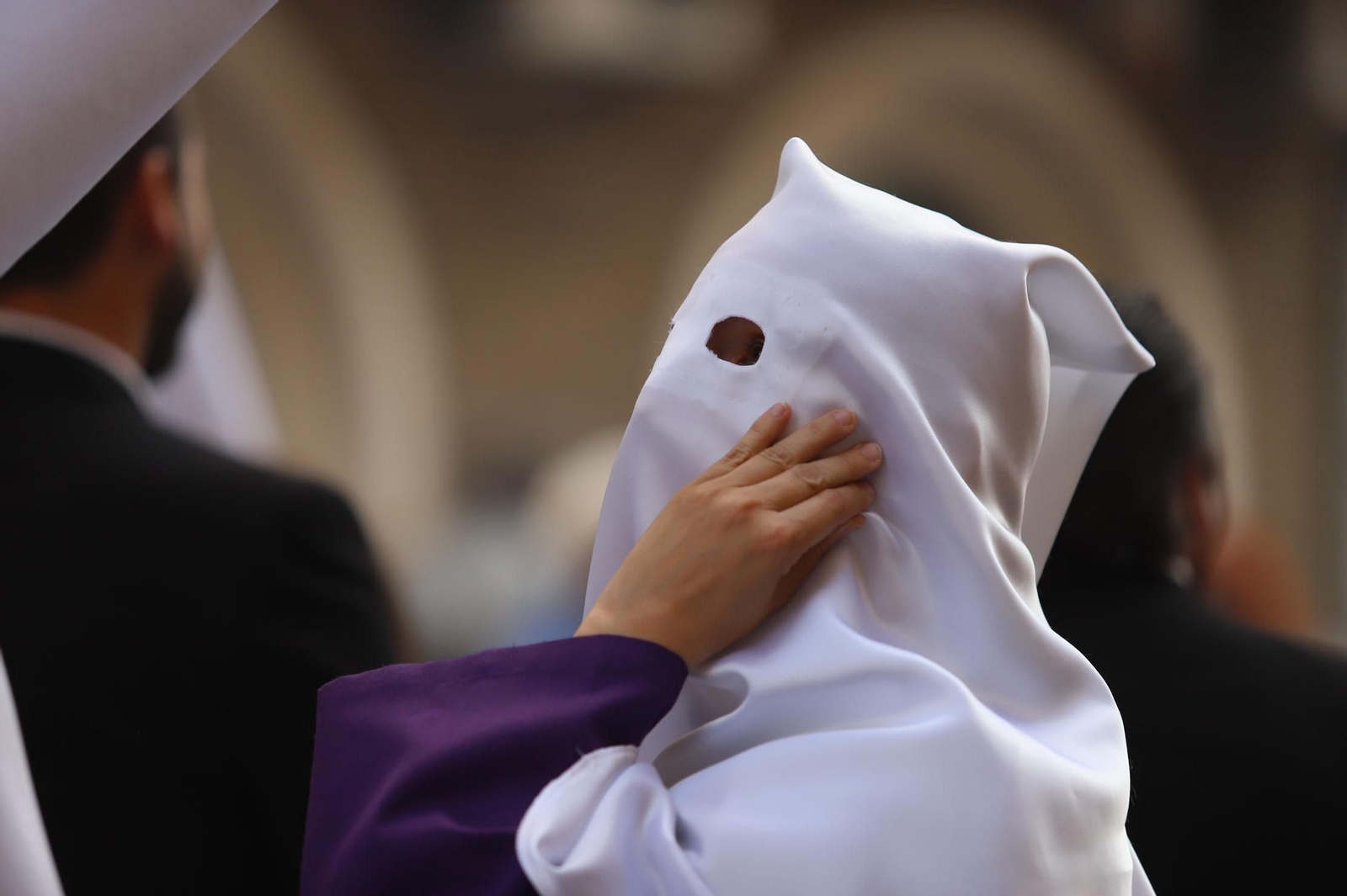 Imágenes del recorrido de la Hermandad del Cristo Cautivo de Huelva