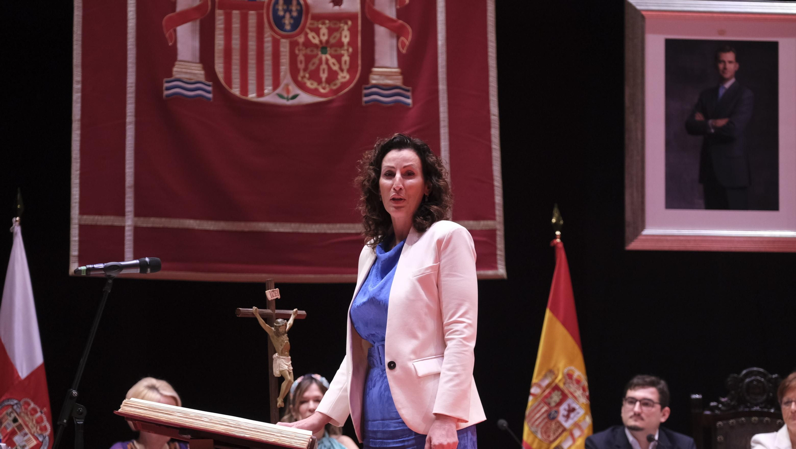 Imágenes de la constitución de la Corporación Municipal de almería, con María Vázquez como Alcaldesa