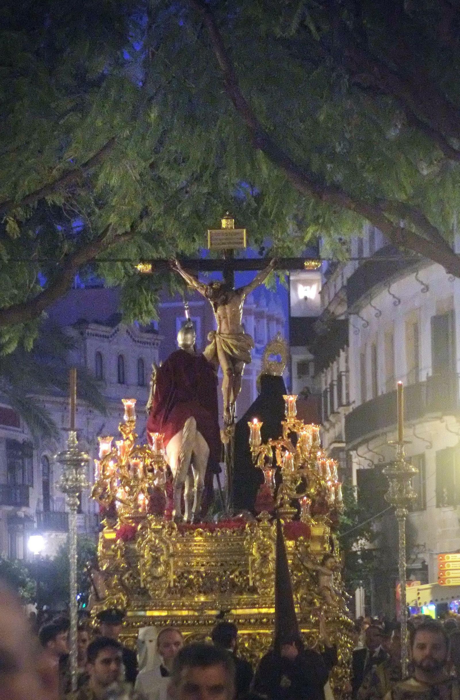 La hermandad de la Lanzada en la tarde del Jueves Santo.