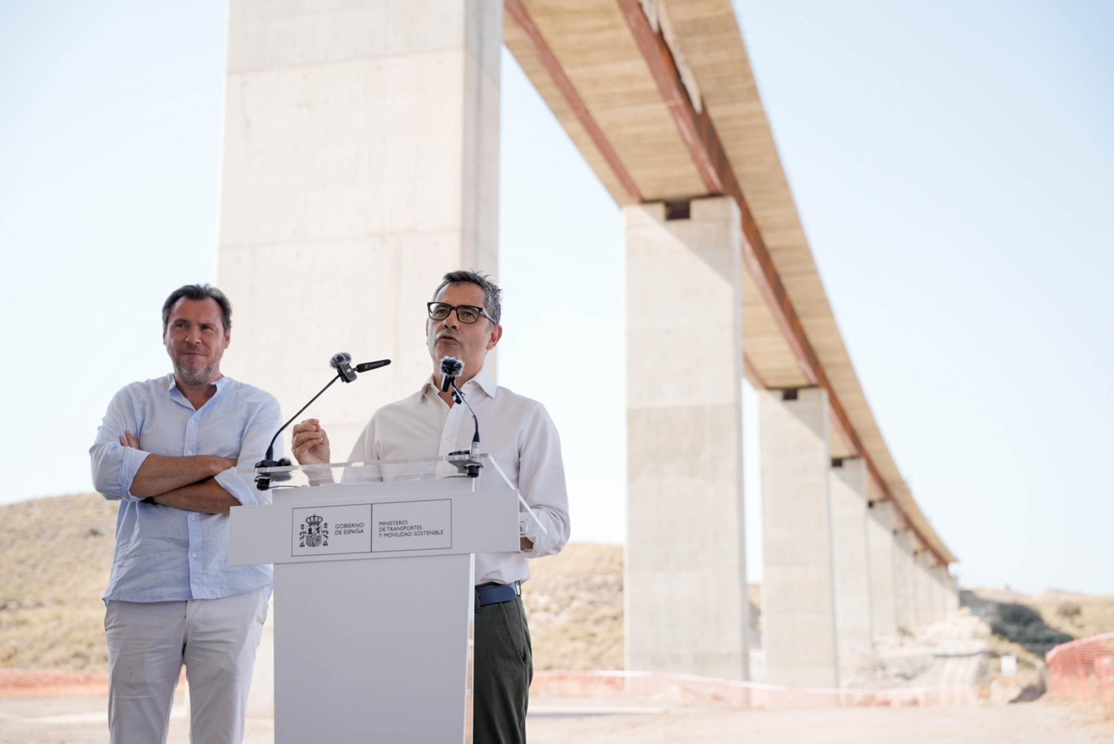 Los ministros Félix Bolaños y Óscar Puente visitan el viaducto de los Feos de Almería