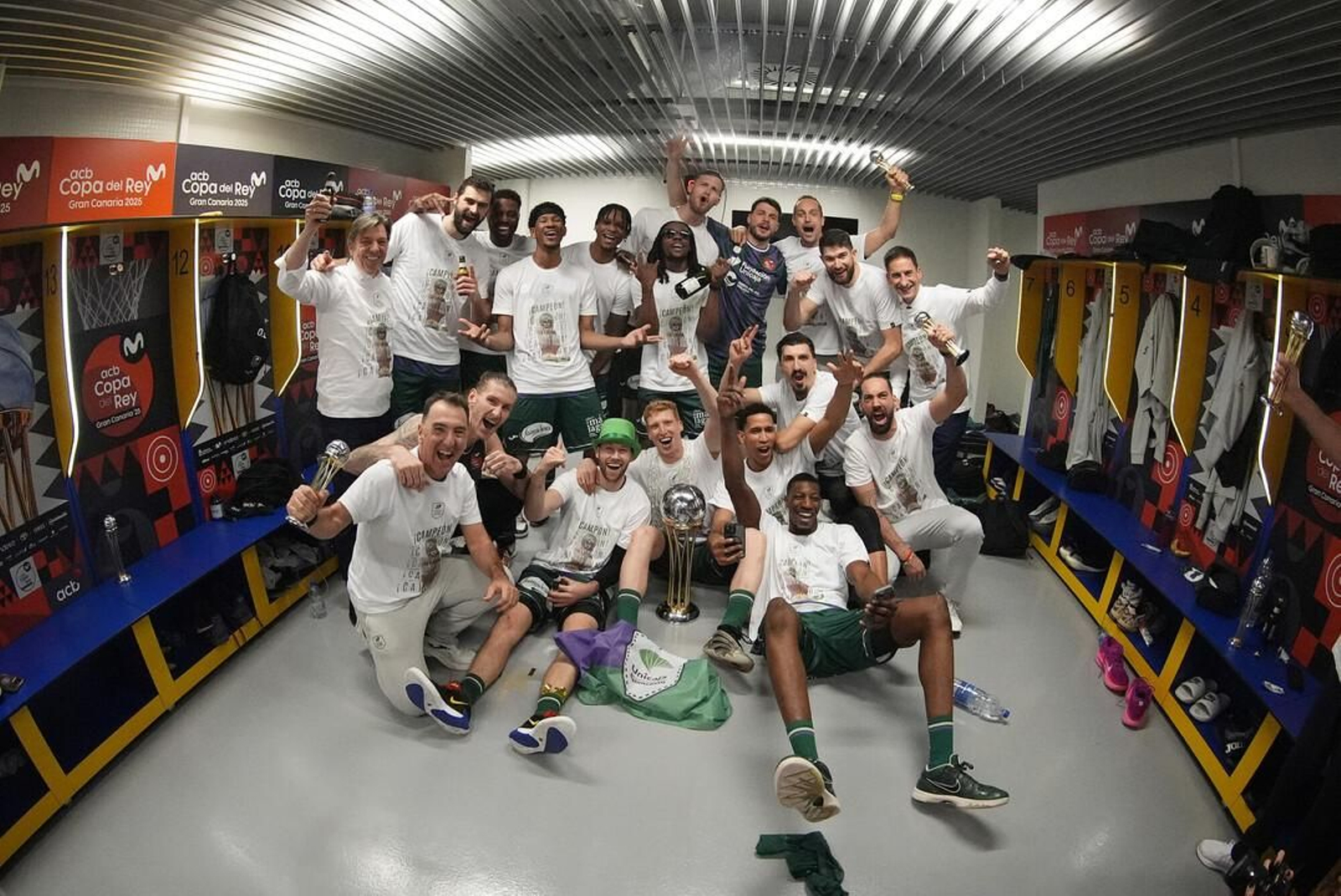 El Unicaja, campeón de Copa: Todas las imágenes del partido, la fiesta y la llegada a Málaga