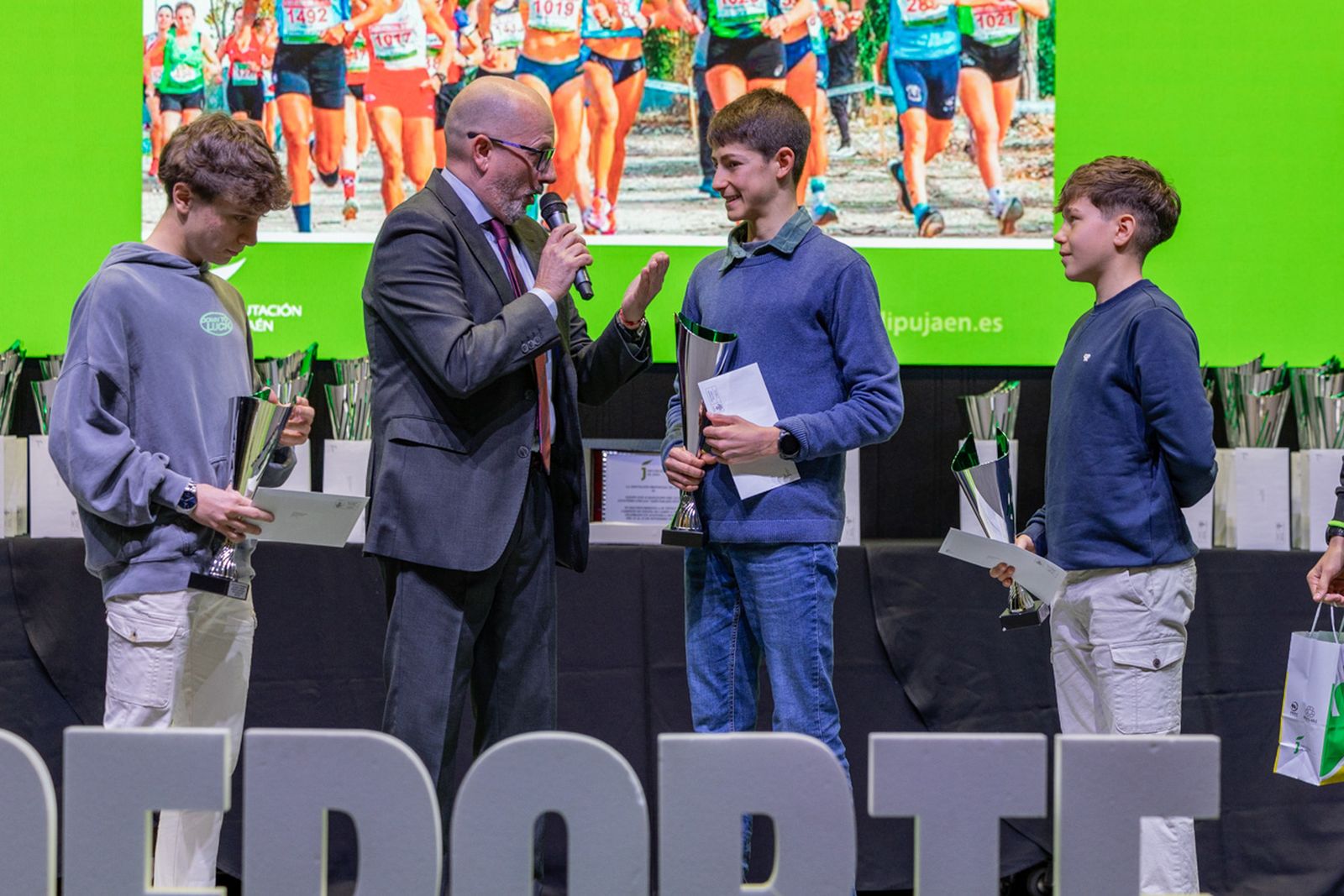 La entrega de premios del XXVIII Circuito Provincial de Campo a Través, en imágenes