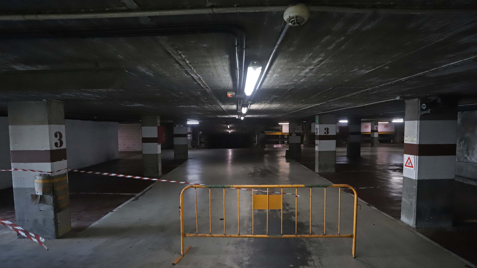 Fotos del cierre del parking La Escalinata en Algeciras Fotos del cierre del parking La Escalinata en Algeciras